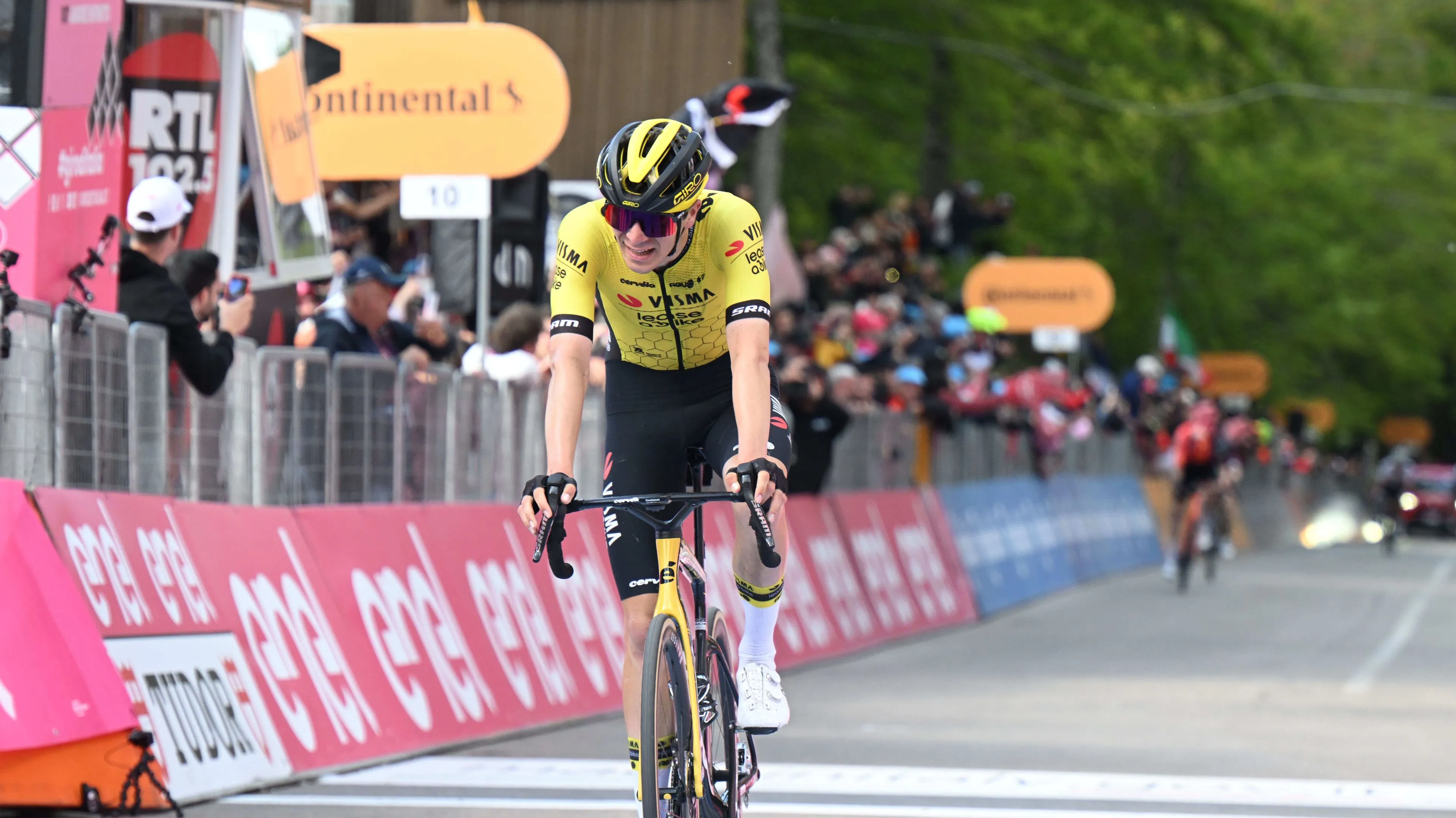 "The high mountains await. That's where I feel a little more comfortable" - Cian Uijtdebroeks not really bothered by bad prologue at Tour de Suisse