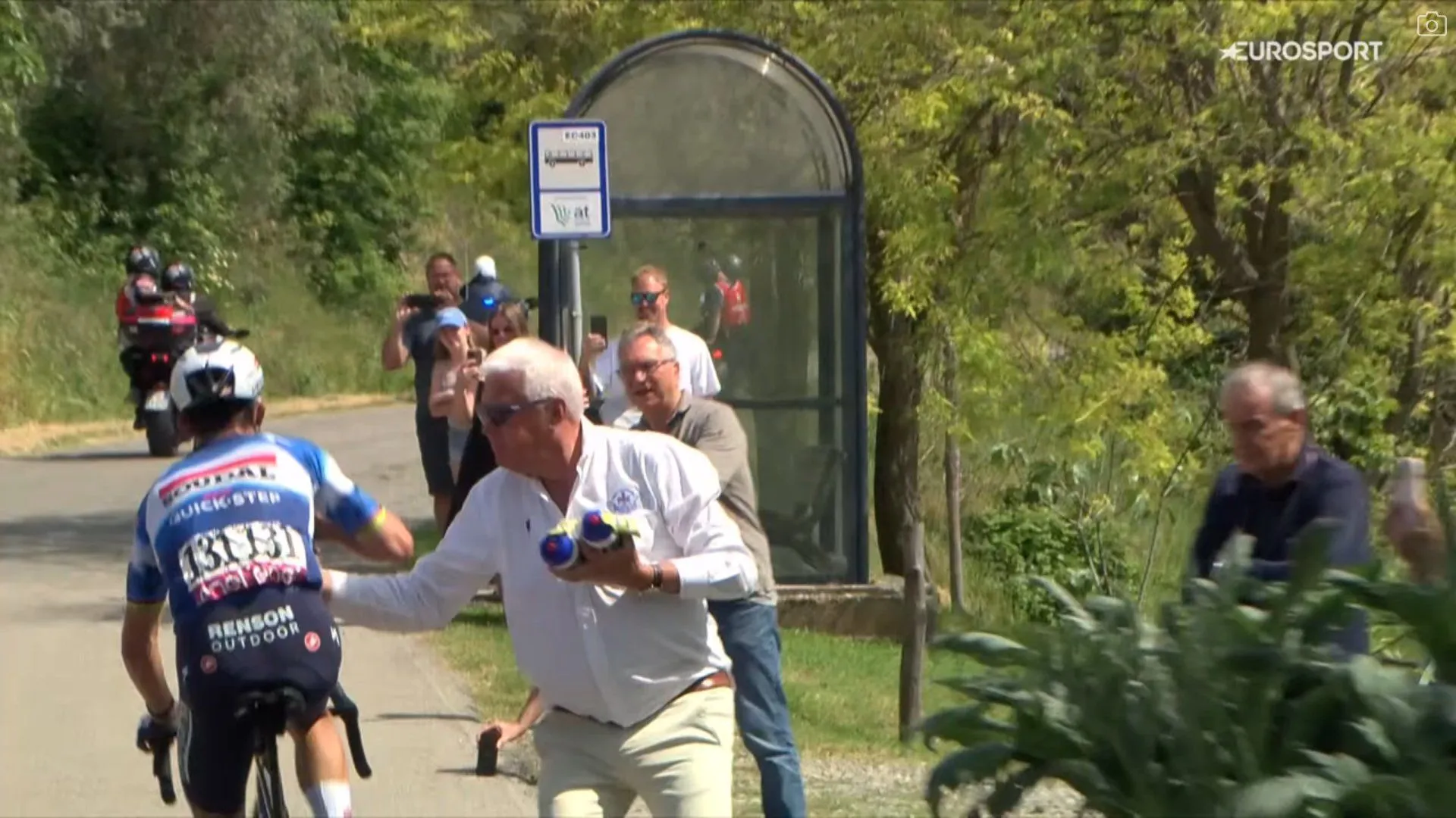 VIDEO: Patrick Lefevere on soigneur duty for Soudal - Quick-Step at the Giro d'Italia, handing bottle to Julian Alaphilippe