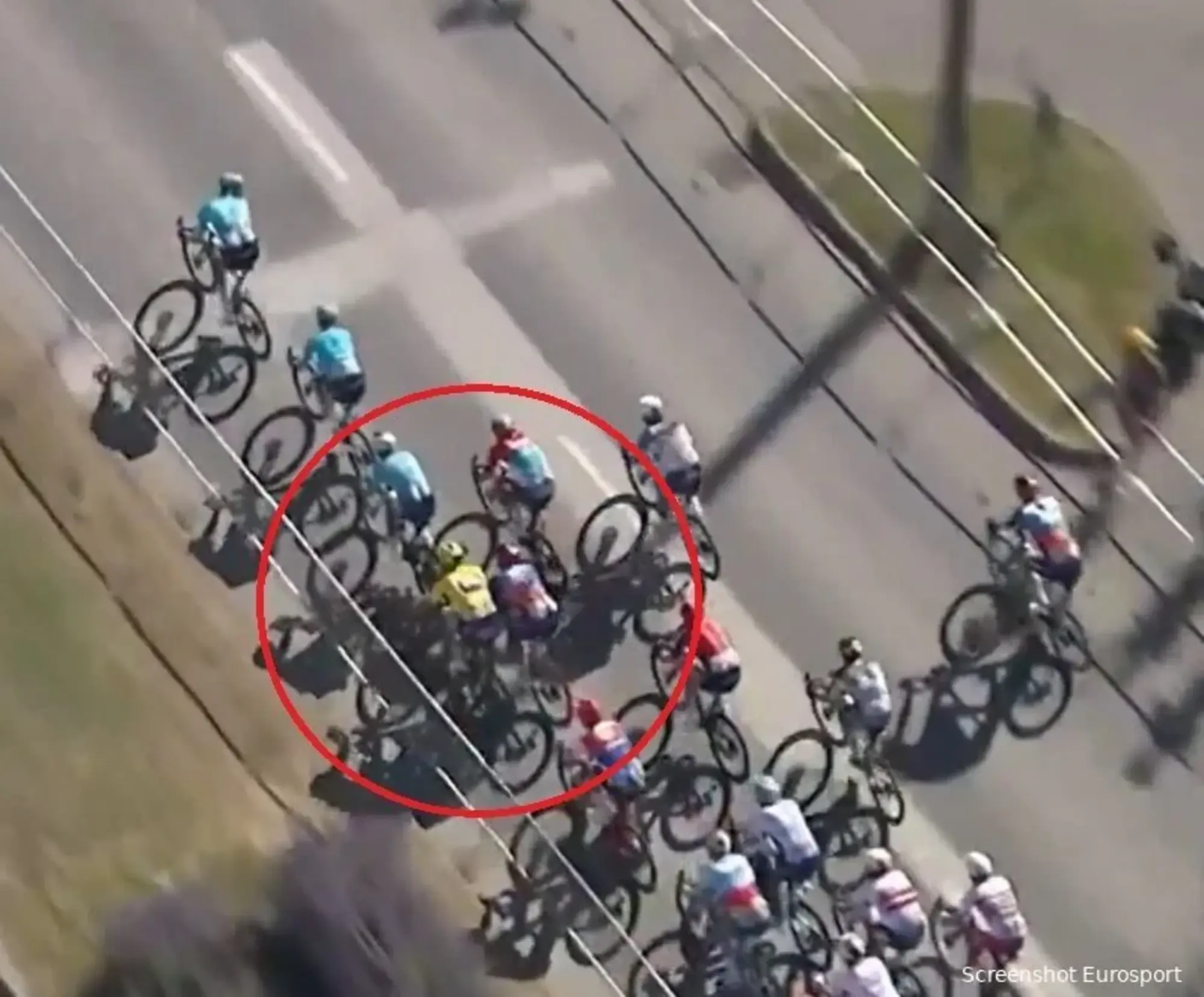 VIDEO: Dylan Groenewegen under fire after dangerous move in Tour de Hongrie sprint almost brings disaster for Sam Welsford