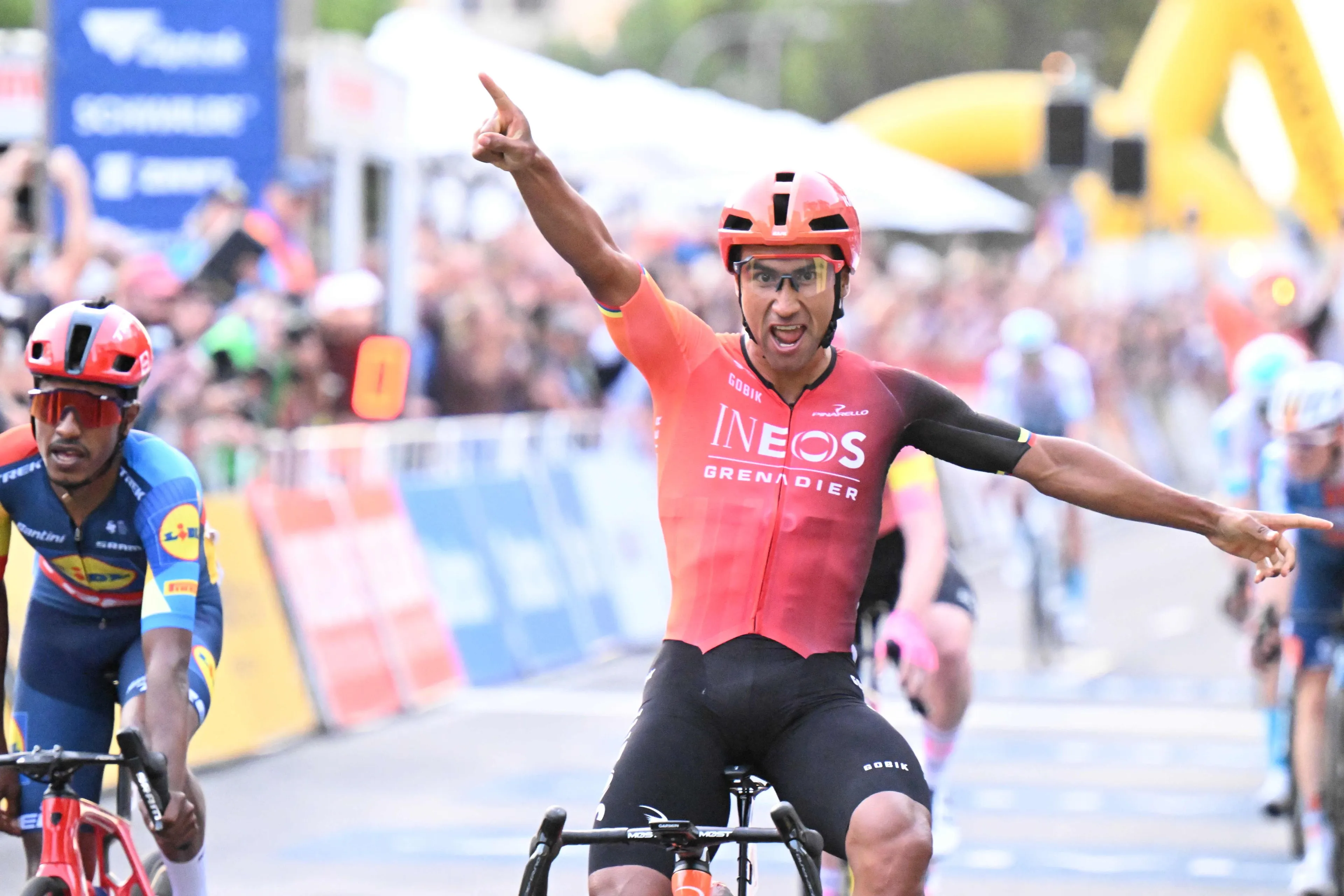 Jhonatan Narváez derrota Tadej Pogacar na Volta a Itália: "Tentar acompanhar o melhor ciclista do mundo nas subidas foi muito difícil"