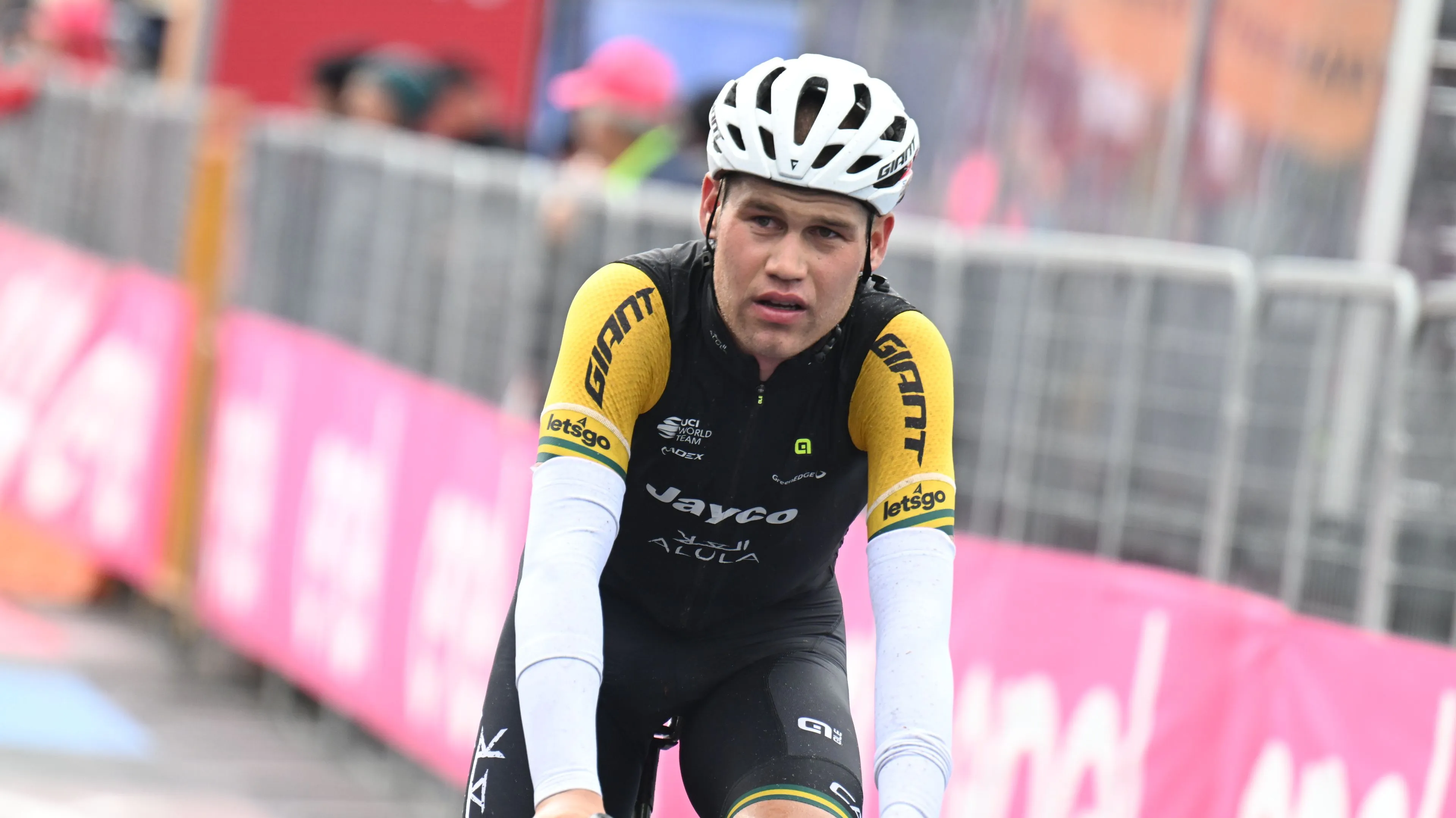 "It was a very, very uncomfortable four hours" - Luke Plapp battles through diarrhoea to impressive breakaway showing at Giro d'Italia