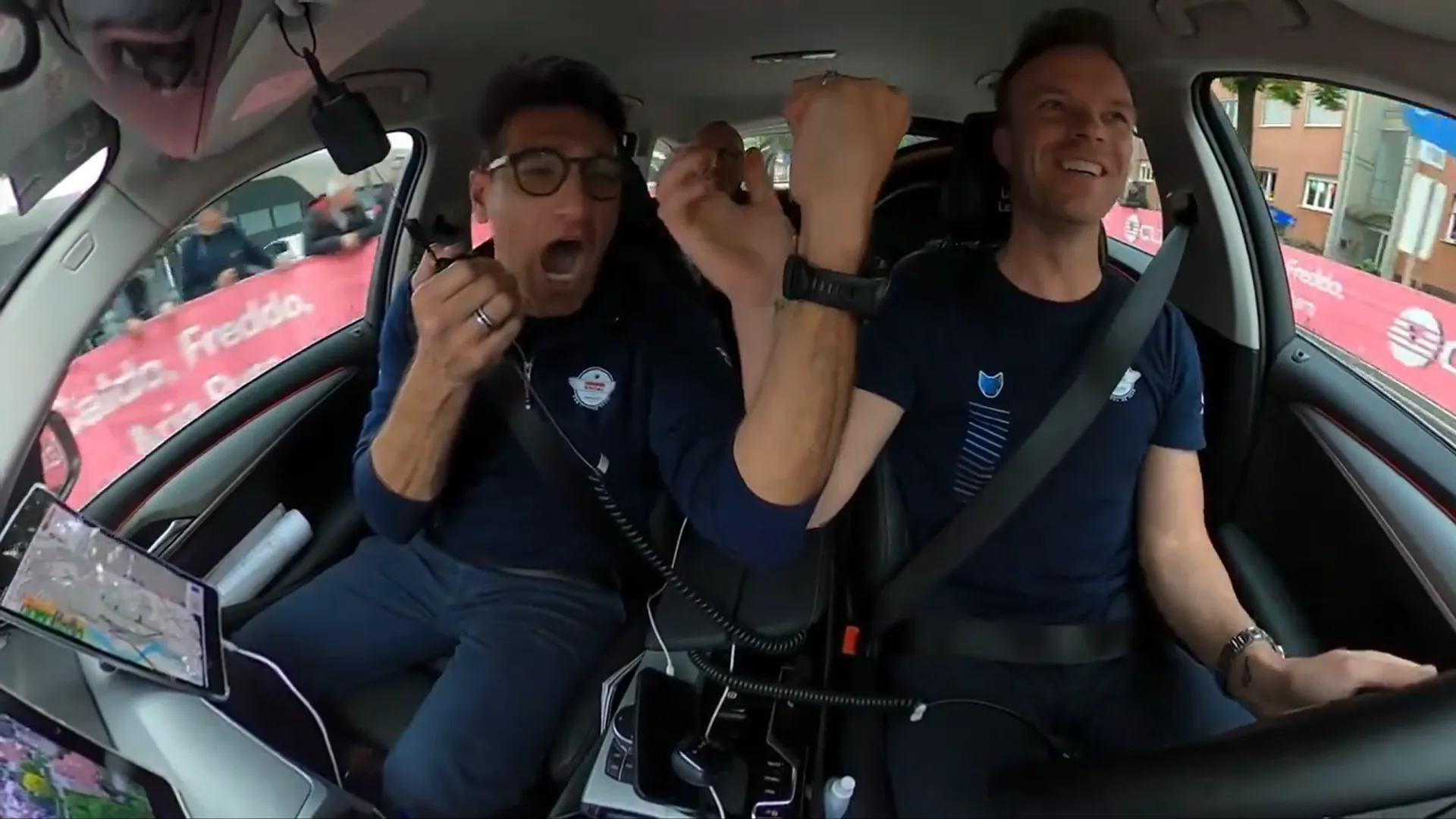 VIDEO: Carro da equipa Soudal - Quick-Step enlouquece com a vitória de Tim Merlier na etapa da Volta a Itália