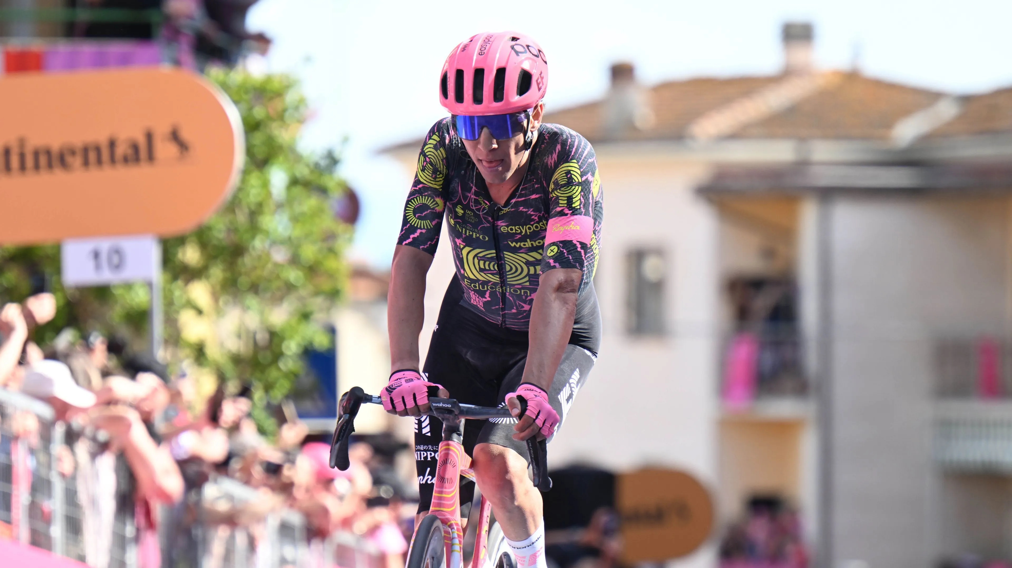 Andrea Piccolo despedido pela EF Education-EasyPost por suspeita de transporte de substâncias proibidas