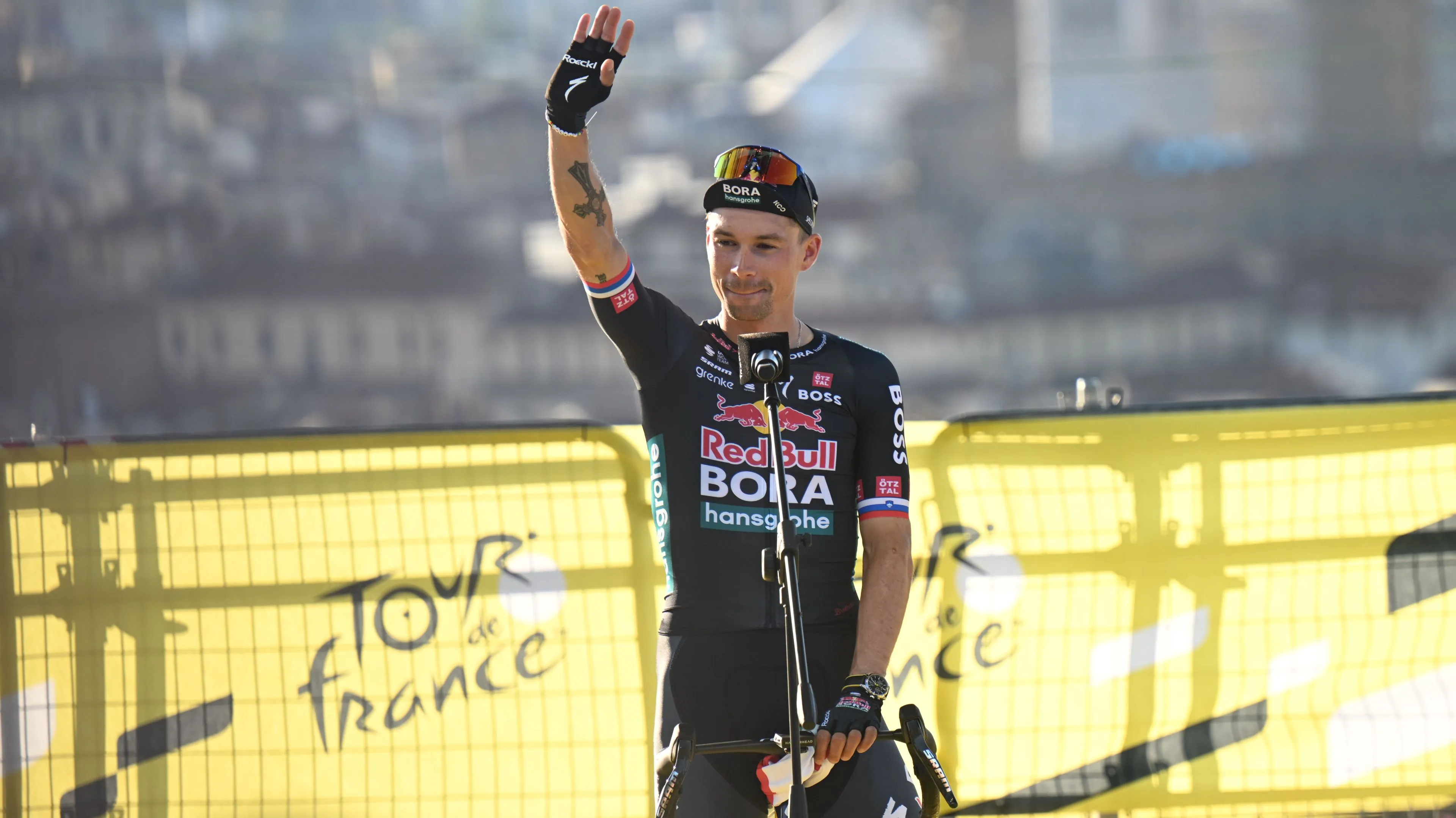 Primoz Roglic mantém-se positivo apesar da perda de tempo para os rivais à Geral: "Ainda faltam dezanove dias!"