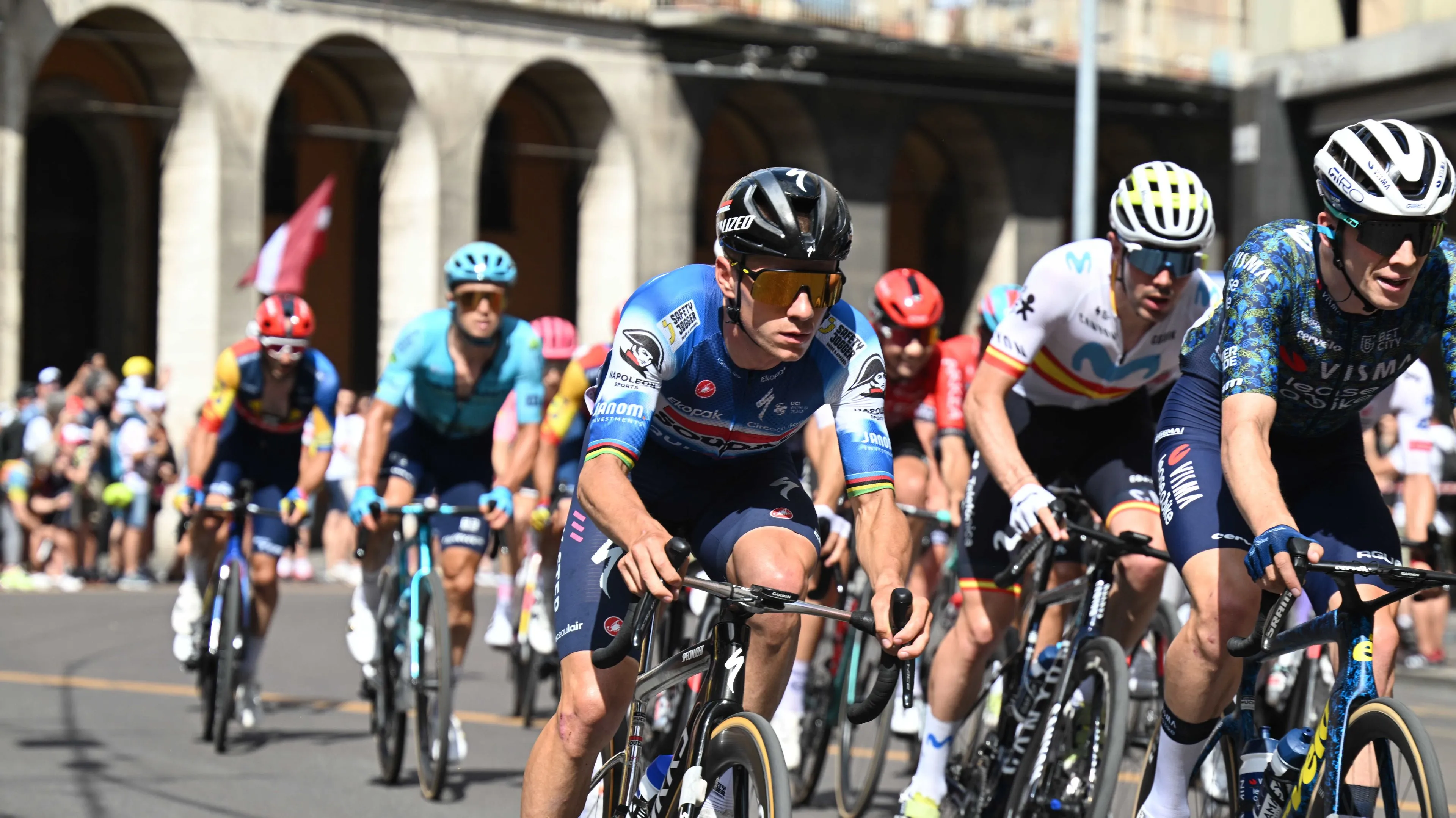 Remco Evenepoel suffers on at the Tour of Britain: "A real shock for the body"