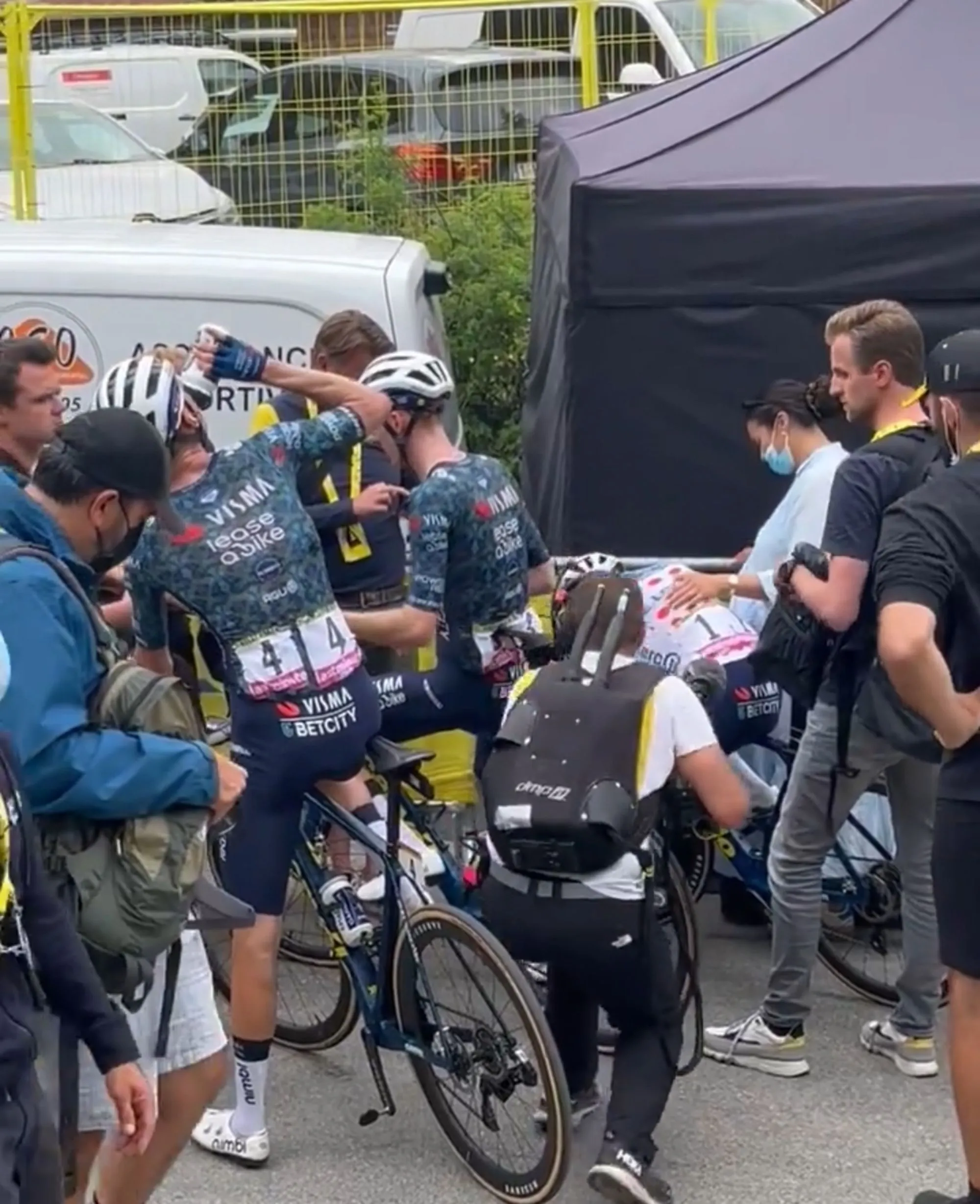 VIDEO: Jonas Vingegaard & Matteo Jorgenson consoled after heart-breaking end to stage 19 of 2024 Tour de France for Team Visma | Lease a Bike