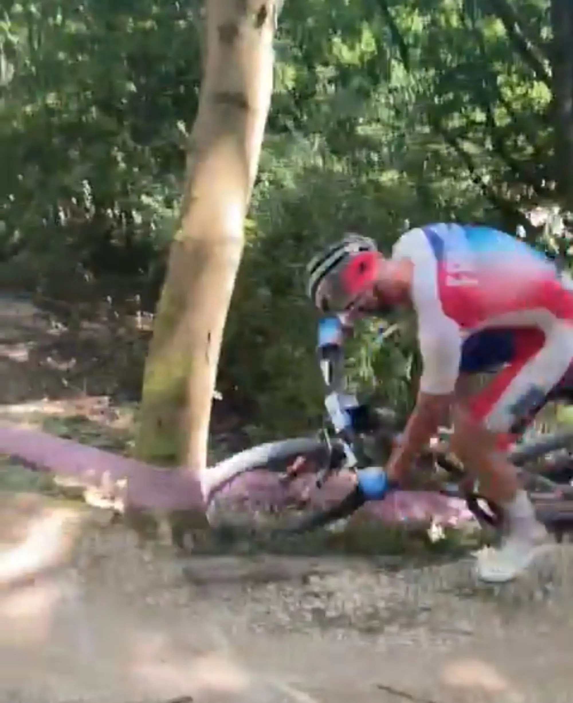 VIDEO: The mistake that cost Victor Koretzky Olympic mountain bike gold in thrilling battle with Tom Pidcock