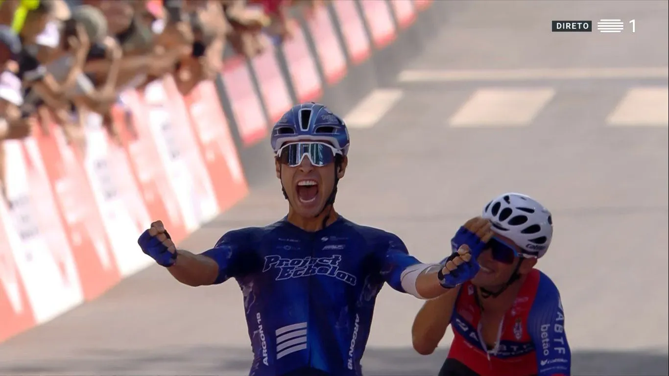 Hugo Scala Jr supera Fábio Costa para ganhar a 5ª etapa da Volta a Portugal em dia caótico