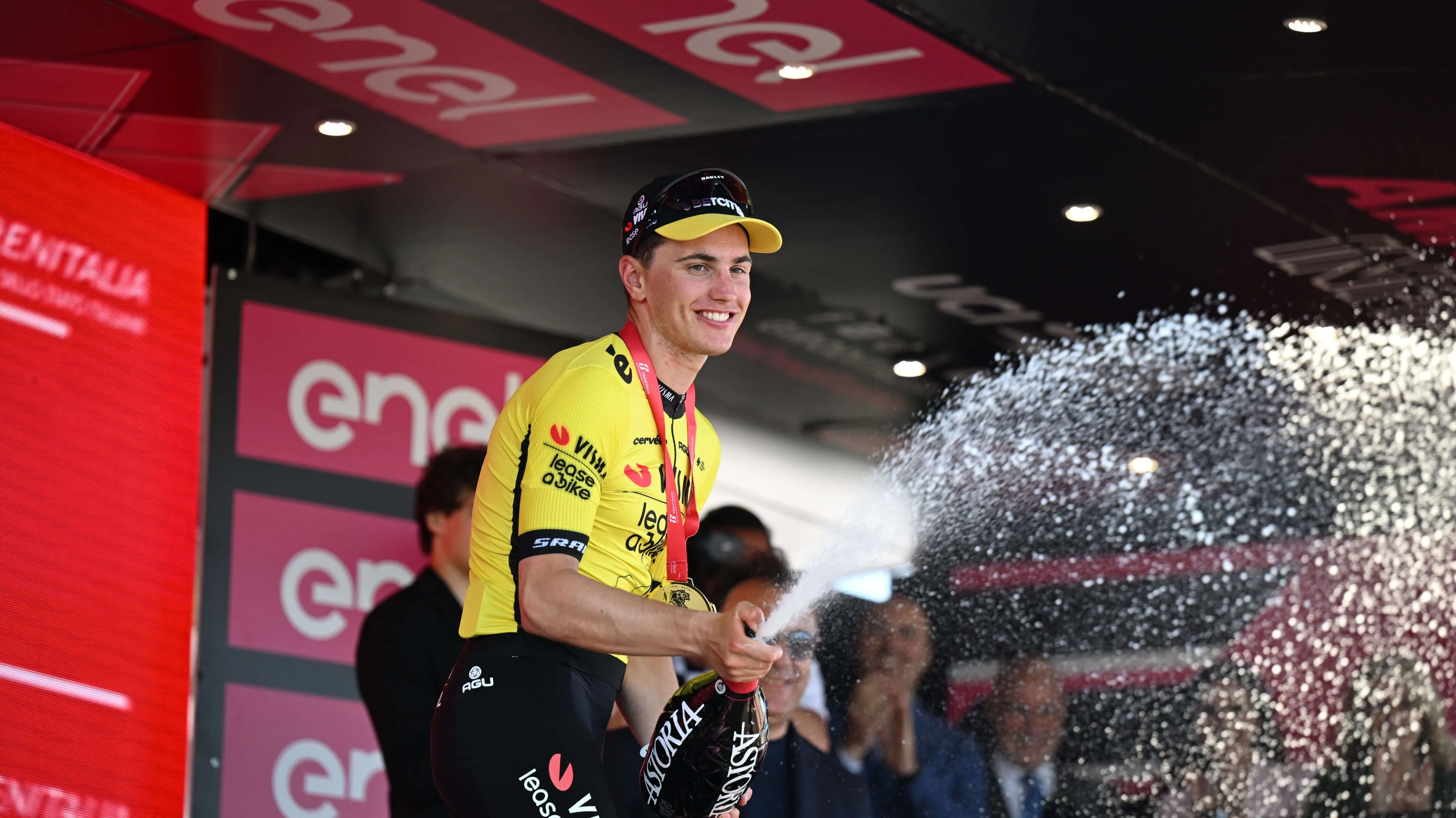 Olav Kooij regressa ás corridas ao lado de Jonas Vingegaard na Volta a Polónia