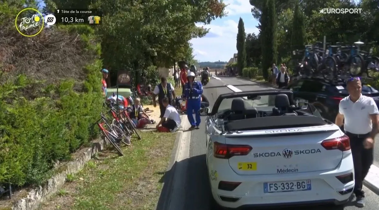 Big crash in the peloton with just over 10km to go on stage 12 of Tour de France with Primoz Roglic caught out
