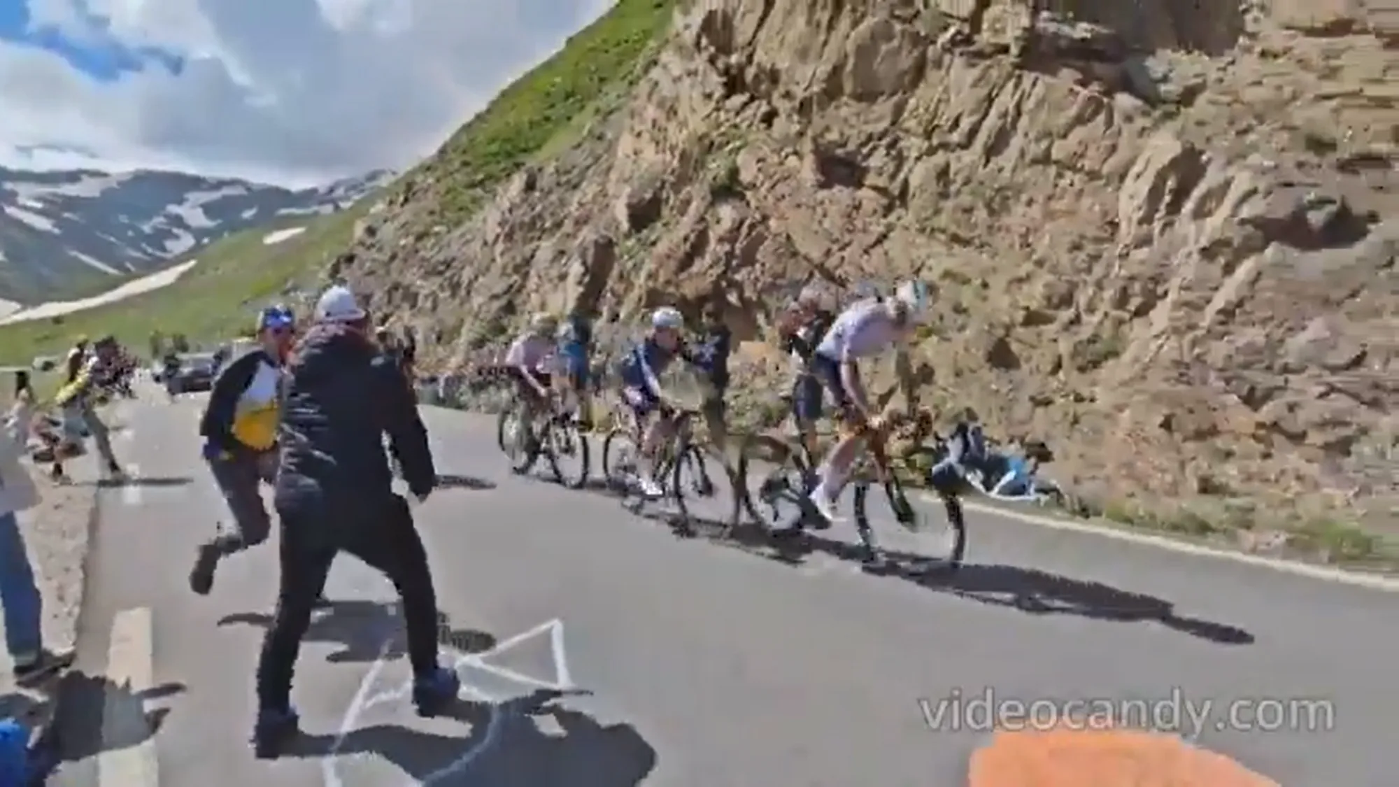 VIDEO: Tour de France fans take crowd control into their own hands