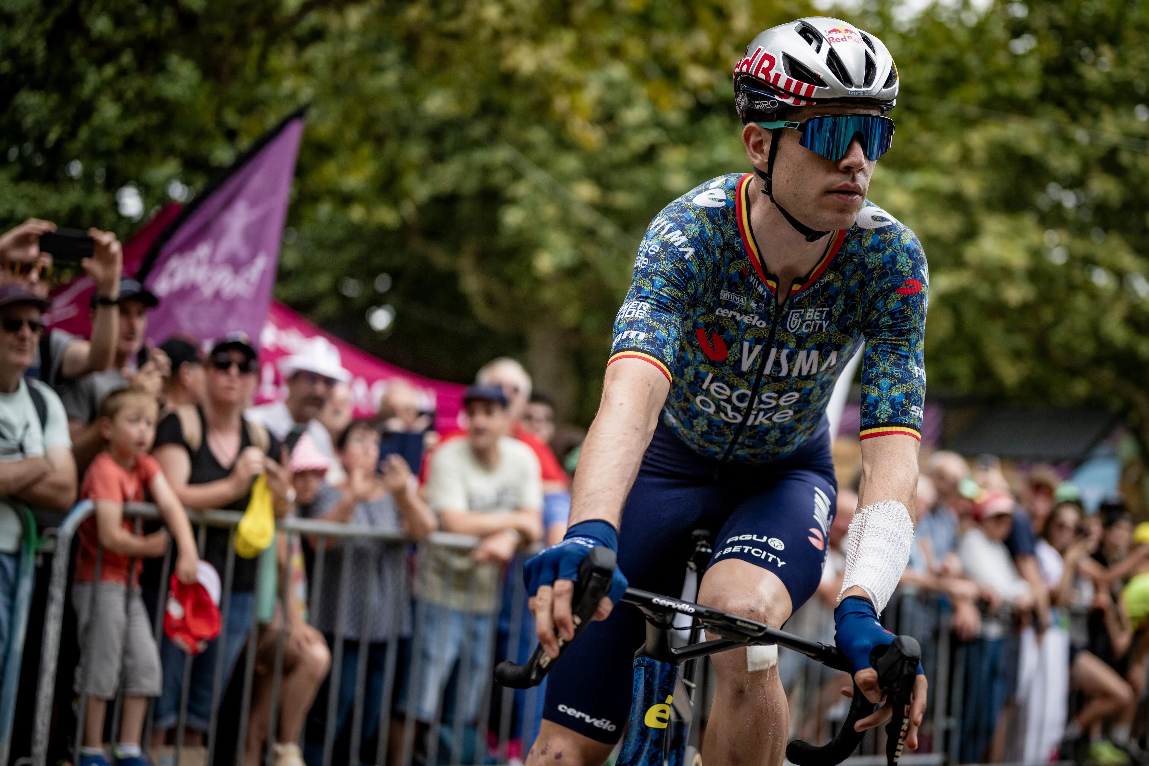 Wout Van Aert tries to follow Pogacar's example and secretely tests out new bike setup in attempt to imitate the Slovenian phenomenon