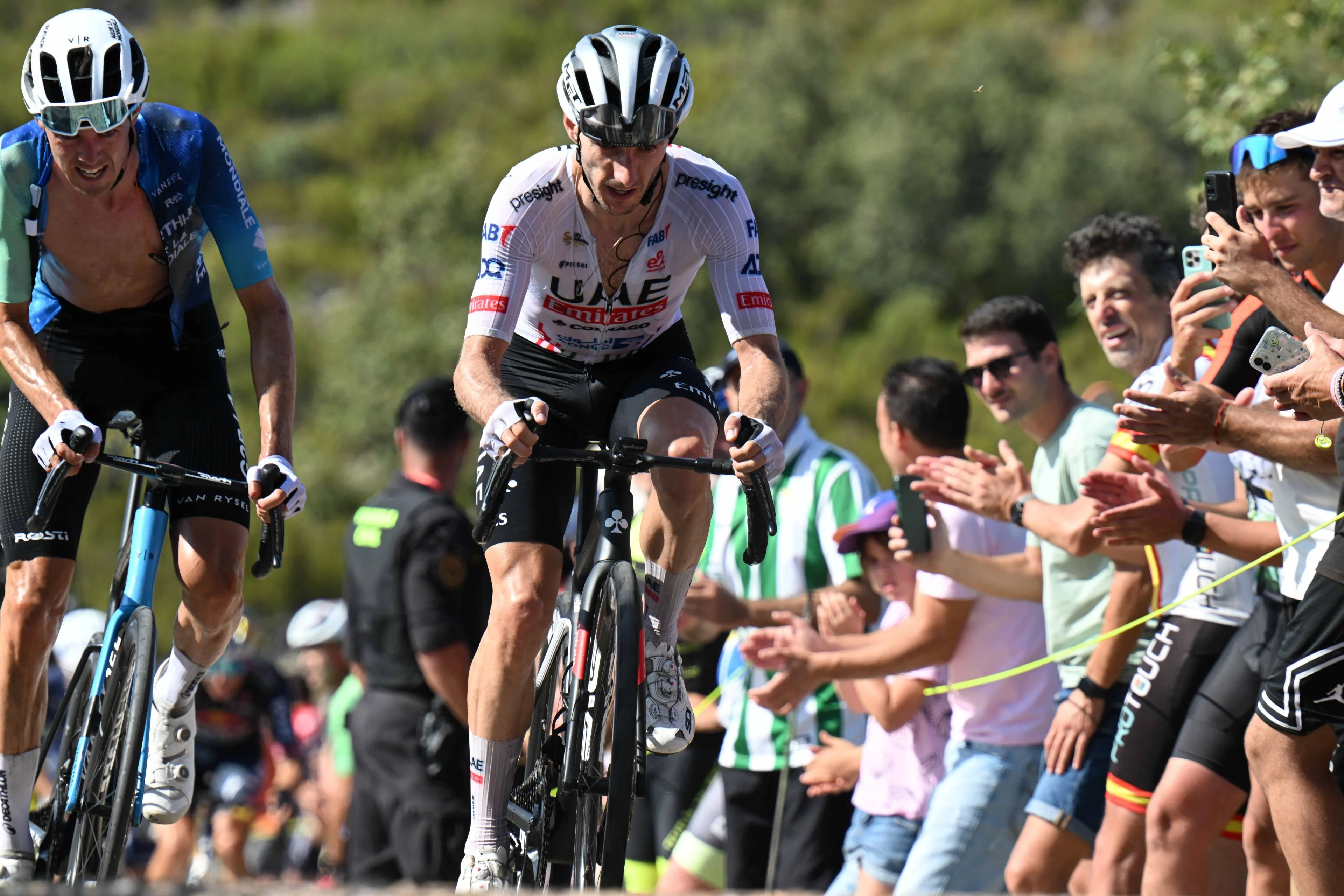 Joxean Matxin open to employ more attackive tactics with Adam Yates: "If a rider loses a minute and a half, he also gets a bit more freedom of movement"