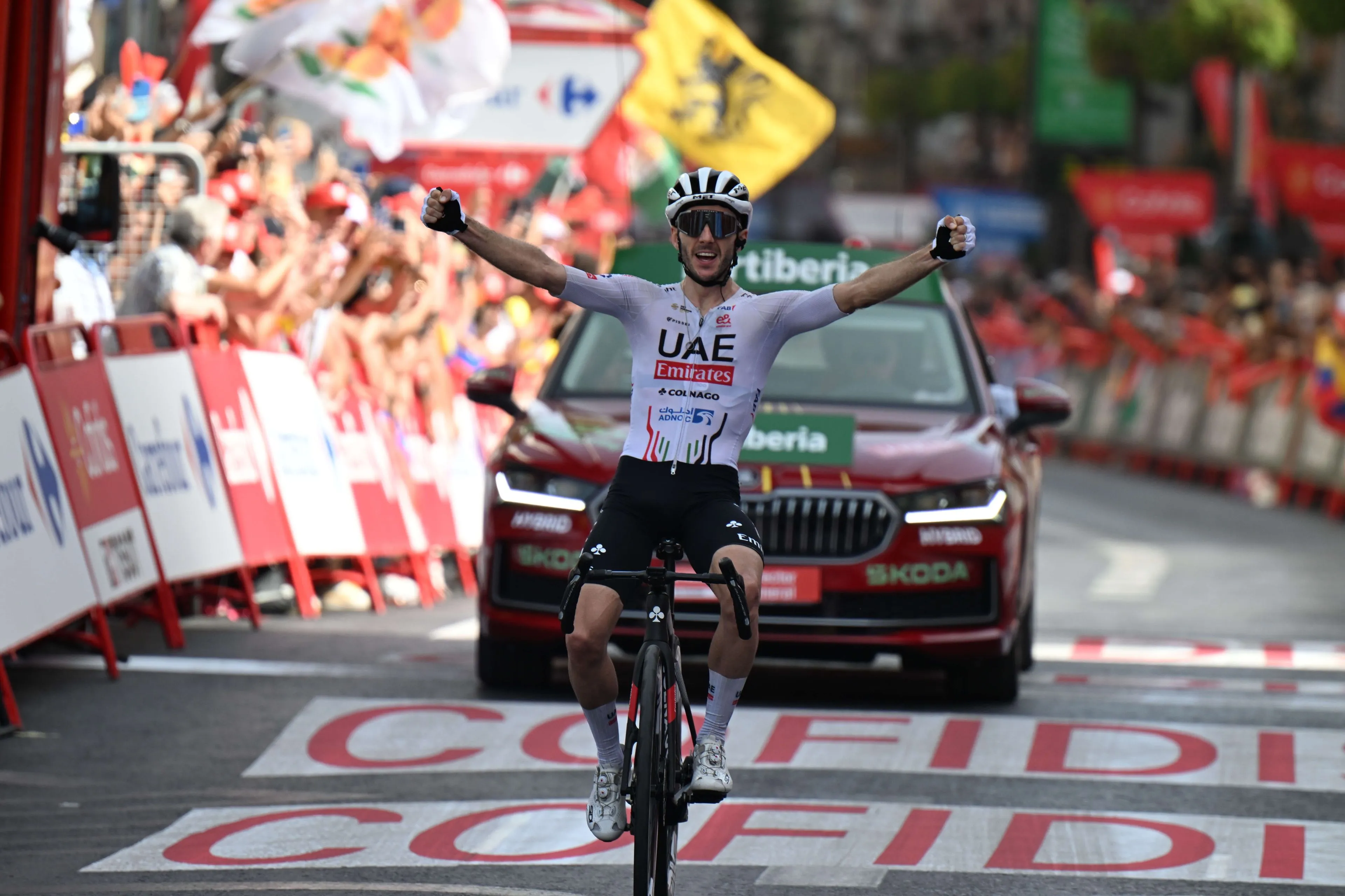 Adam Yates wins with 58km(!) solo on stage 9 of the 2024 Vuelta a Espana, launching back into Red Jersey contention