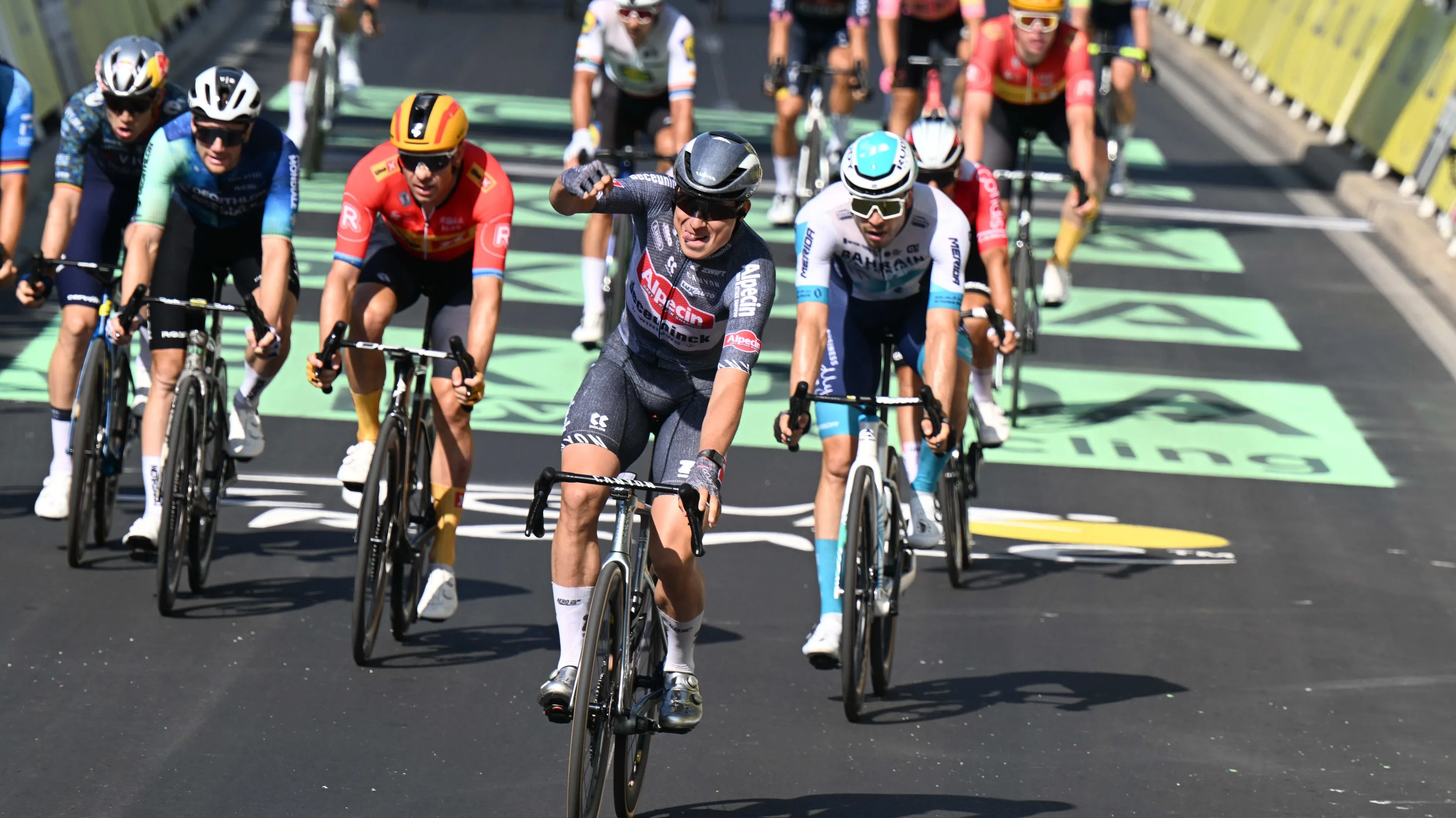 À terceira é de vez para Jasper Philipsen que volta às vitórias na 4ª etapa do Renewi Tour