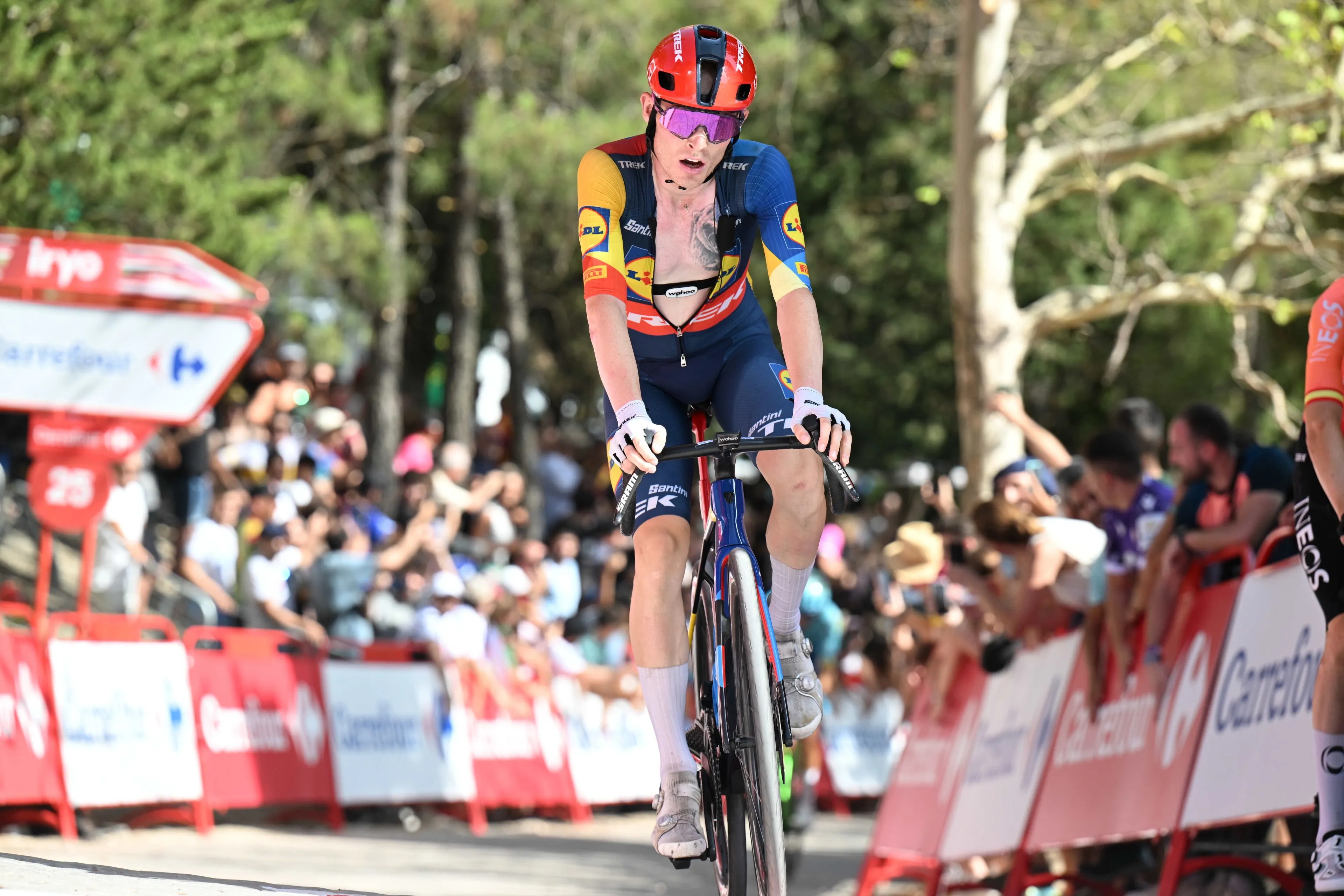 "Made the mistake of putting on my normal cycling clothes in these temperatures" - Mattias Skjelmose struggles in continued heat of the 2024 Vuelta a Espana