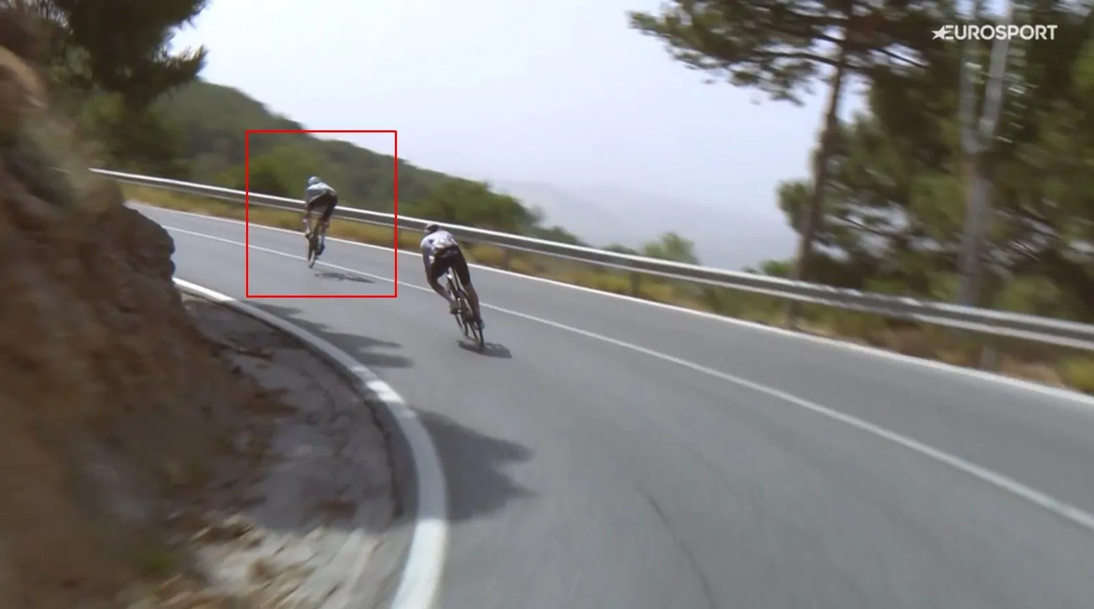VIDEO: Enric Mas narrowly avoids complete disaster in scary moment during stage 9 descent at La Vuelta 2024