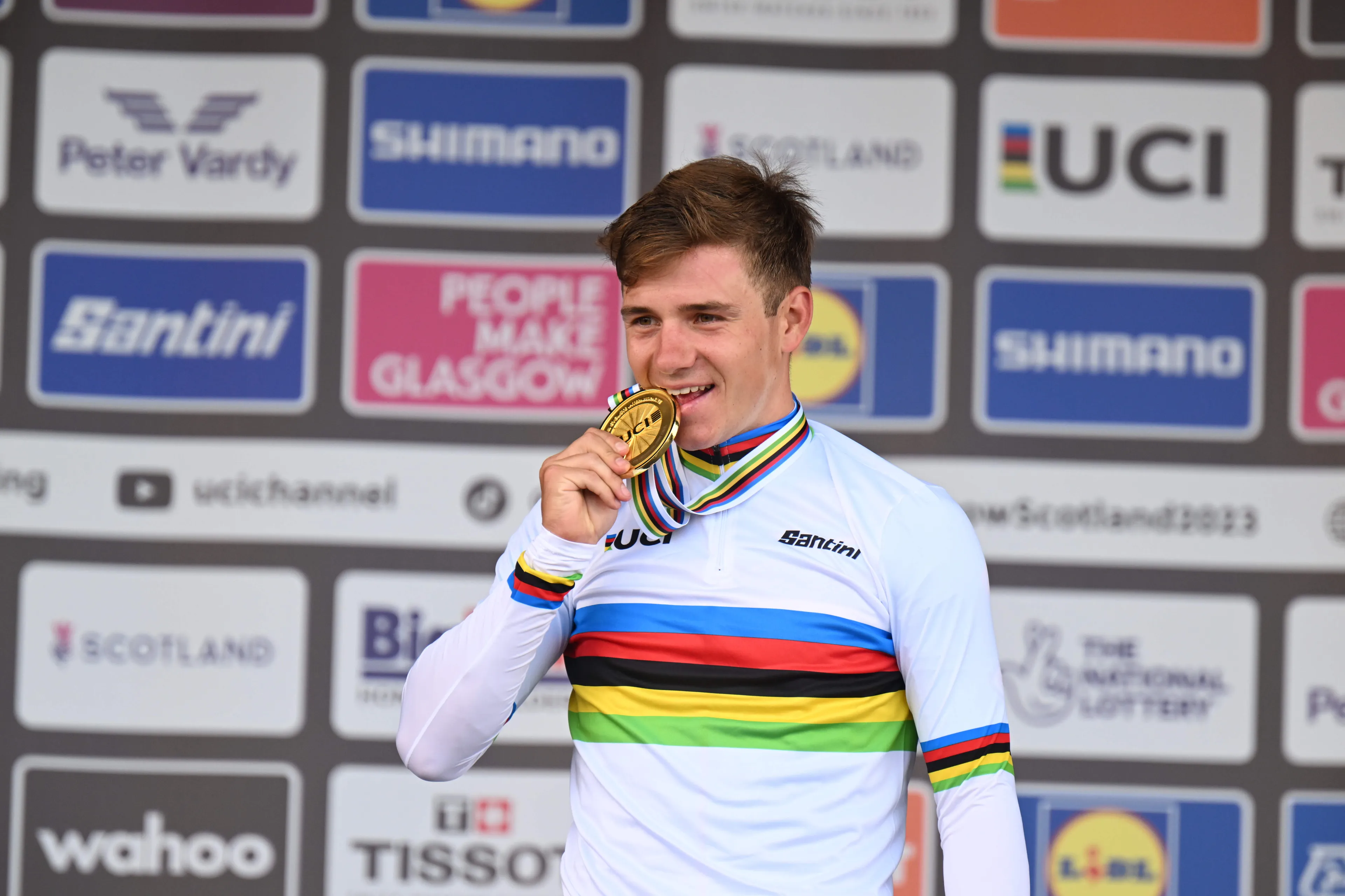 Remco Evenepoel junta mais um título mundial ao seu palmarés na Suíça: "Não tinha medidor de potência. Foi um contrarrelógio puro"