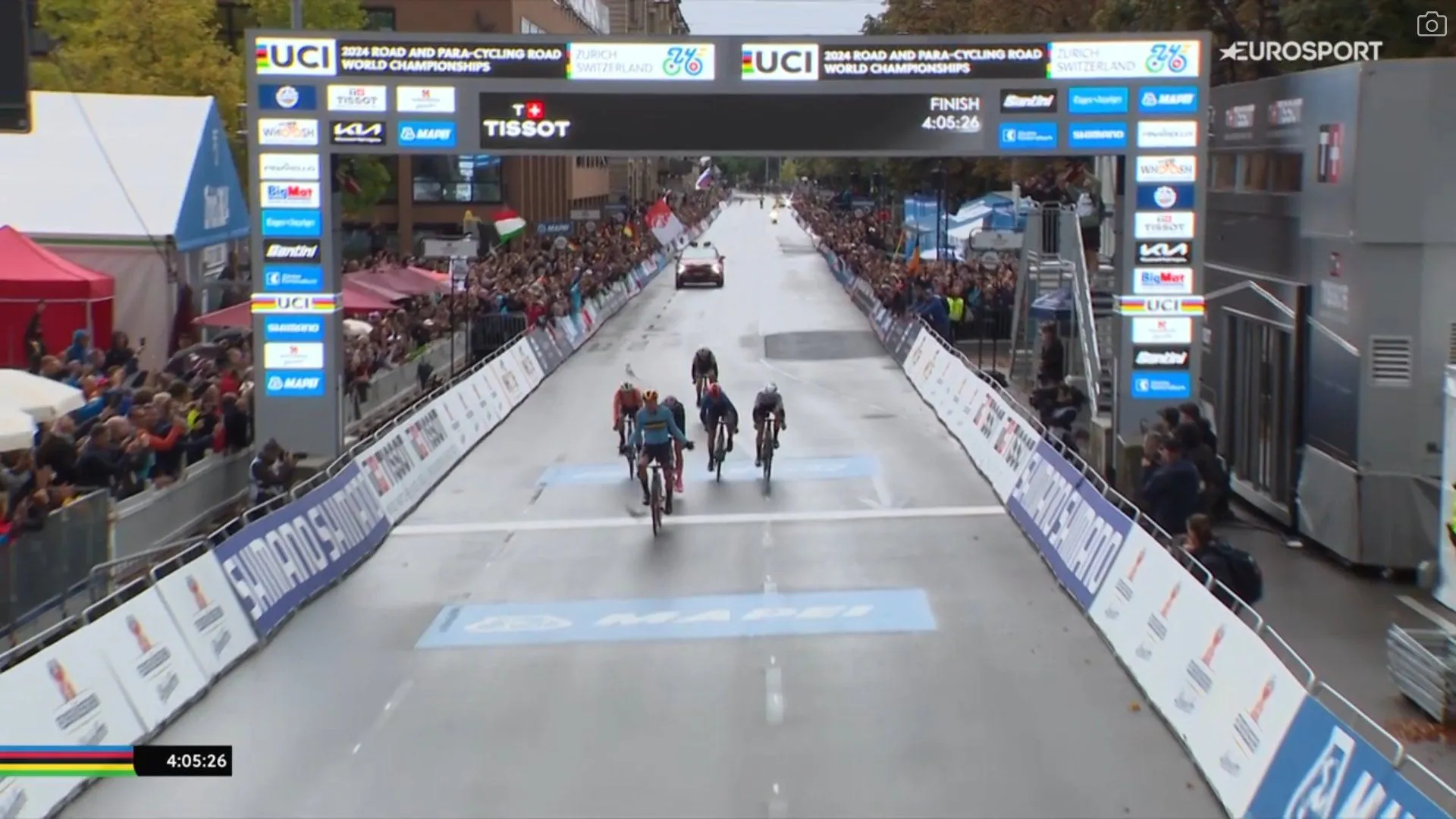 Lotte Kopecky wins again! Belgian defends title in Zurich with Dygert and Longo Borghini on the podium