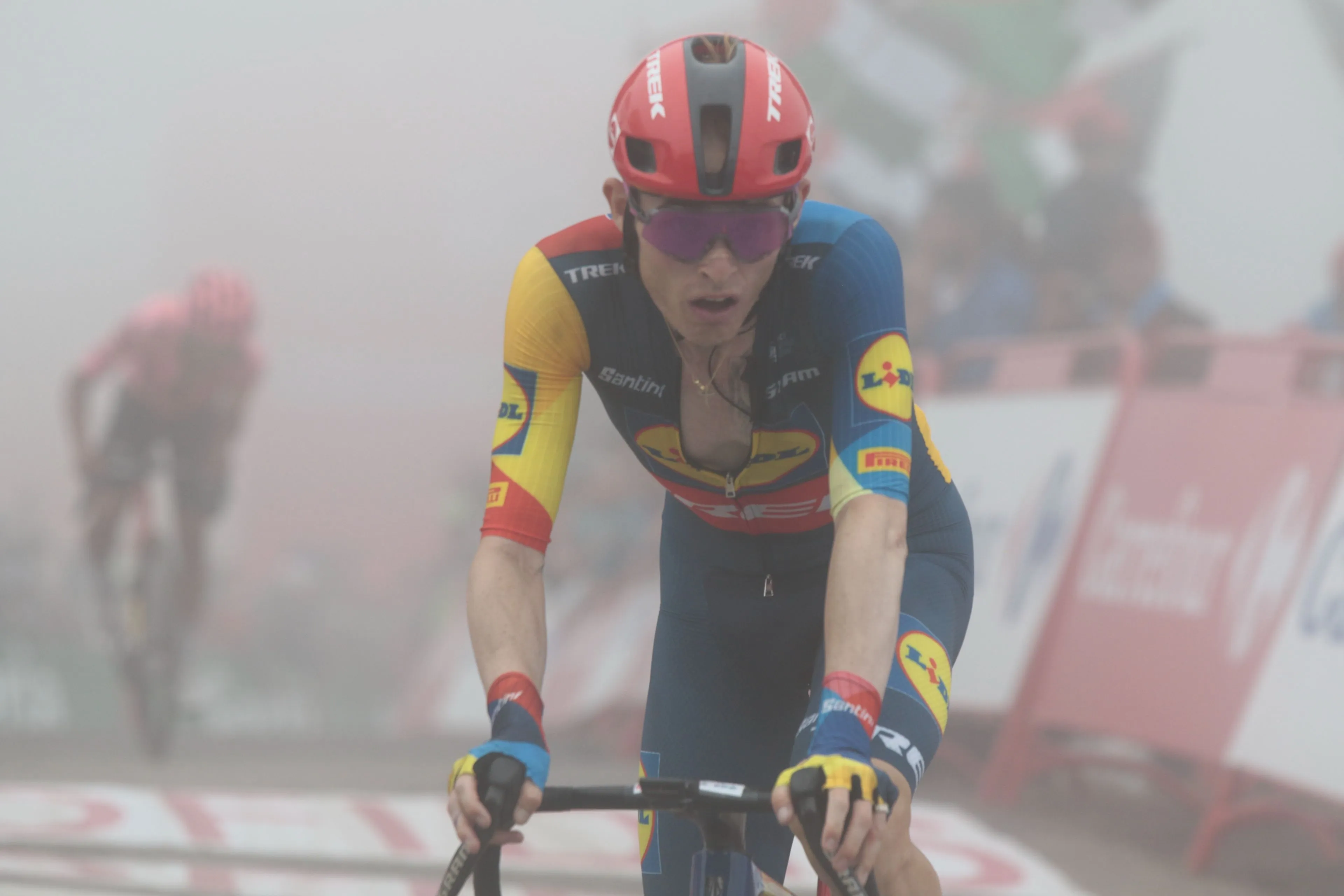 Mattias Skjelmose breaks into Vuelta Top10 with brilliant Cuitu Negru climb: "Me and the whole team are super motivated to continue moving up the GC"