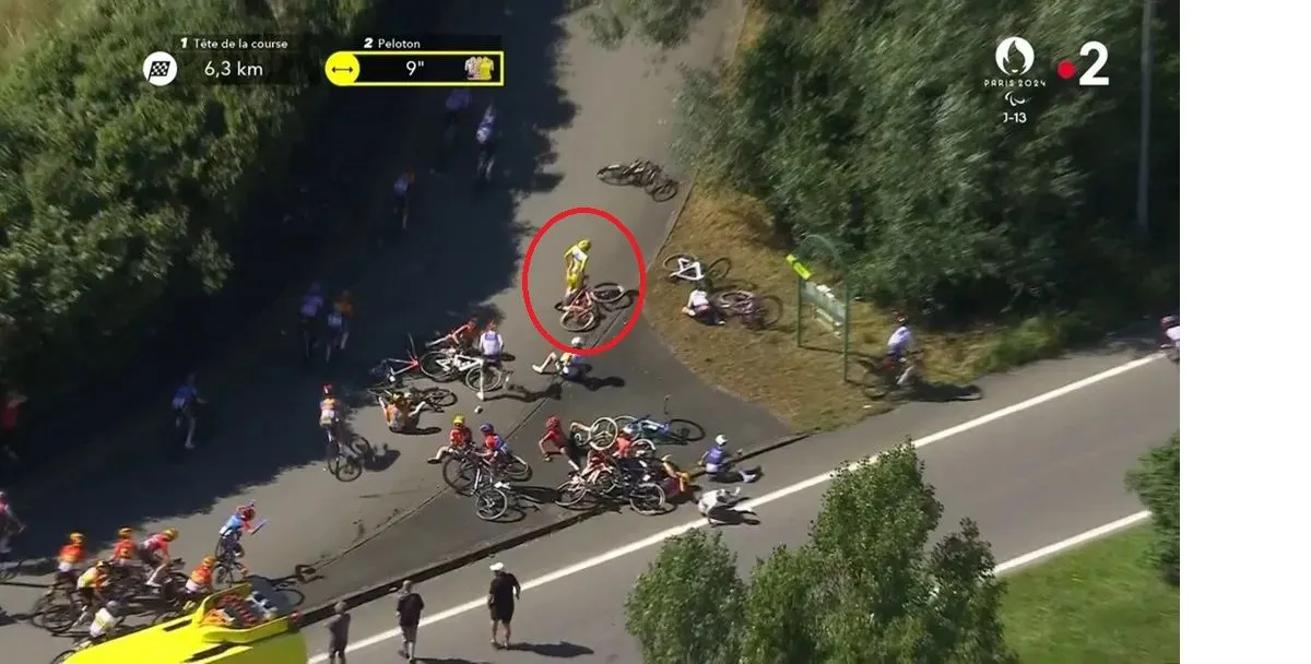 Demi Vollering reveals broken tailbone in crash that cost her Tour de France Femmes: "I had no feeling in my left leg at all"