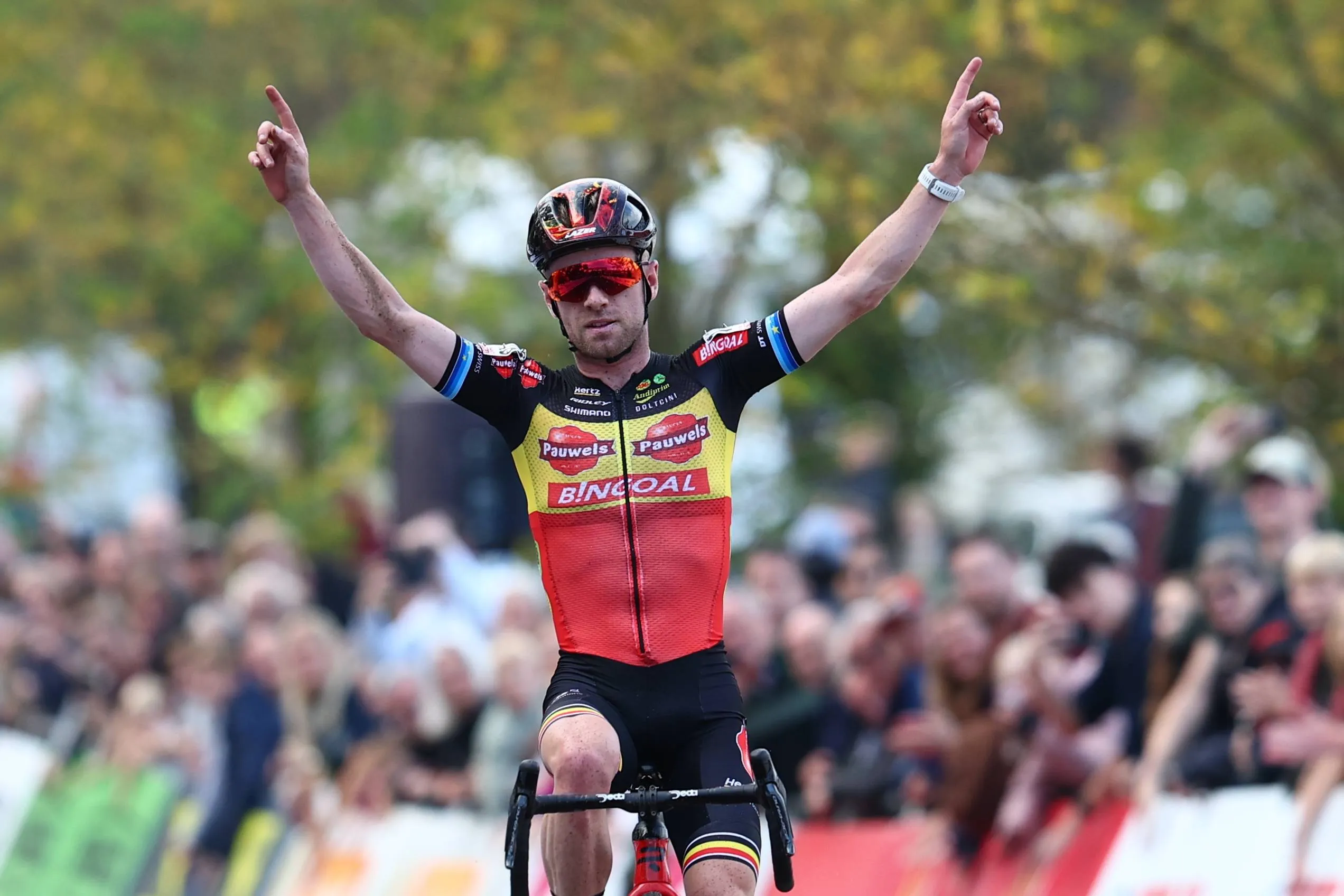 Eli Iserbyt vence na Taça do Mundo de Ciclocrosse em Antuérpia e dá continuidade aos sucessos da época passada