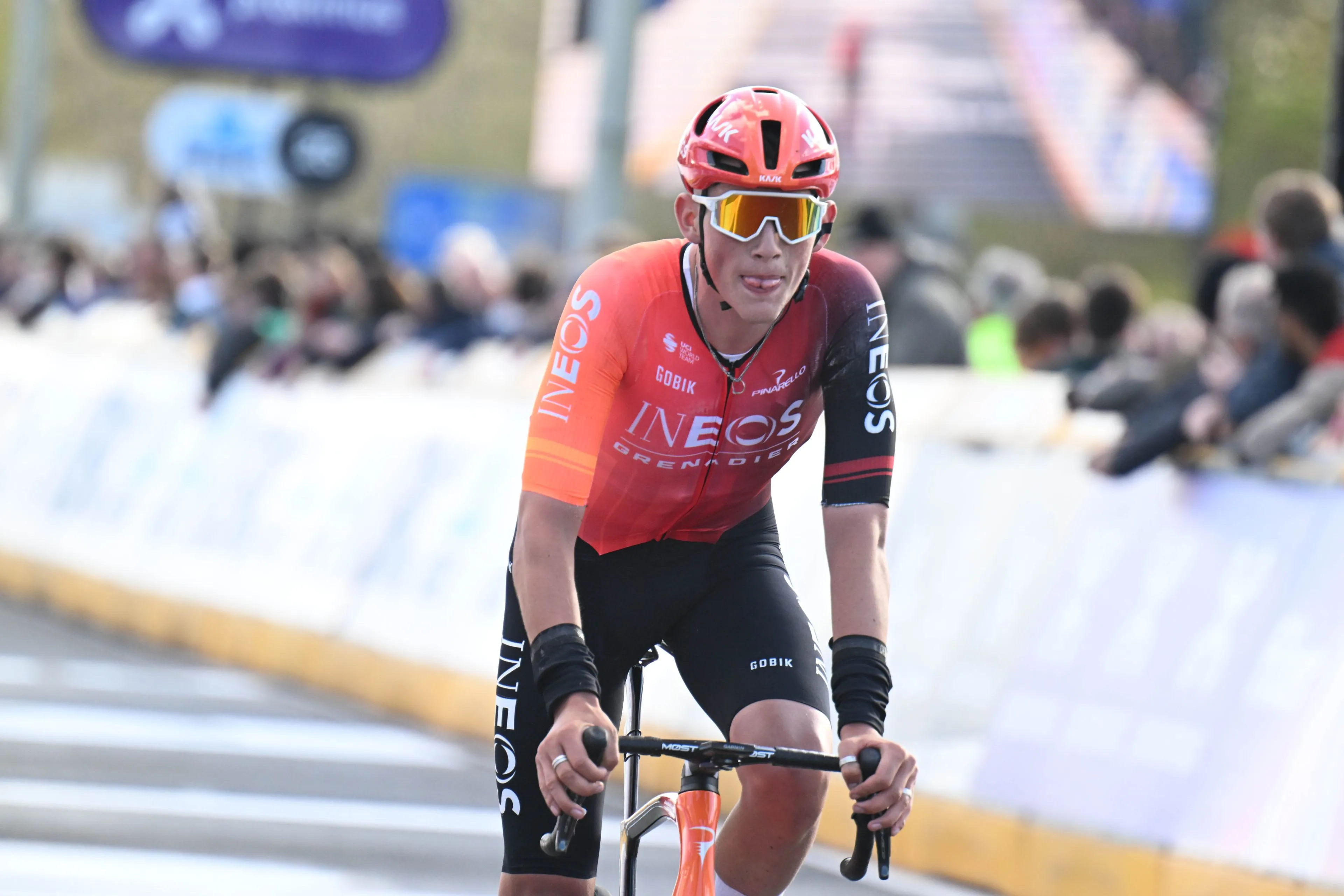 UCI makes last minute call to ban INEOS Grenadiers' helmet during UAE Tour