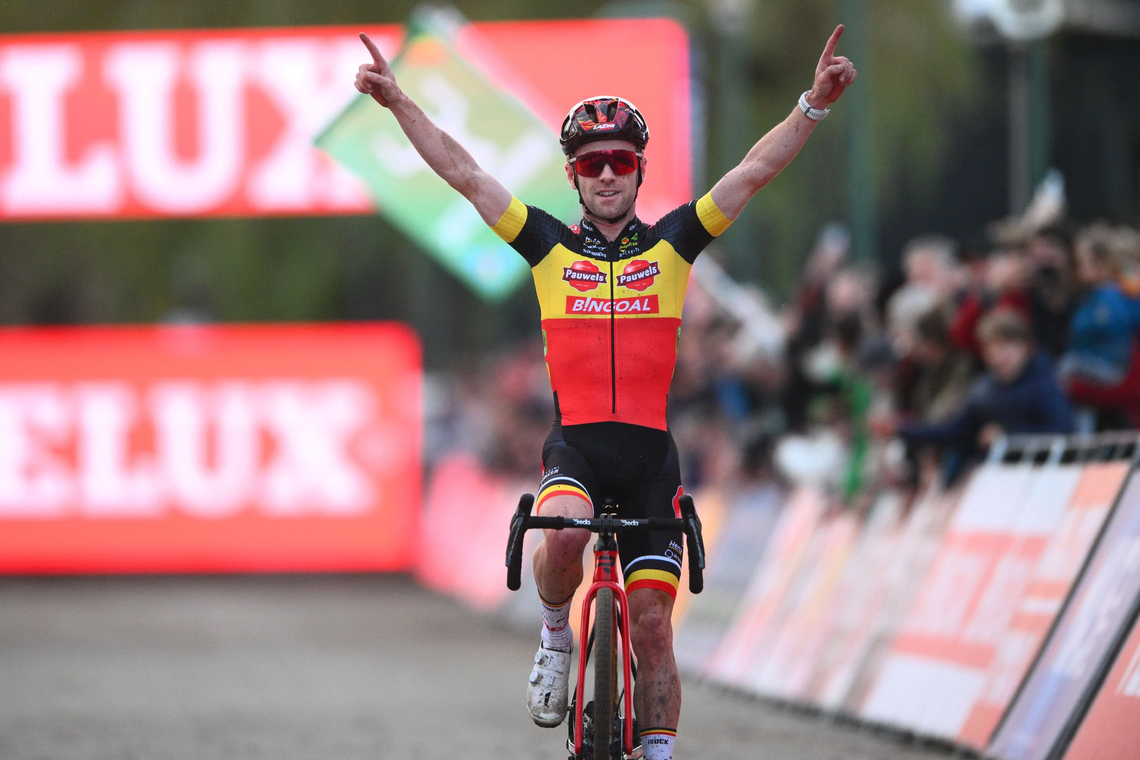 Mesmo sem Thibau Nys, a Bélgica continua a ser a favorita para fazer 3 em 3 na Taça do Mundo masculina no próximo domingo
