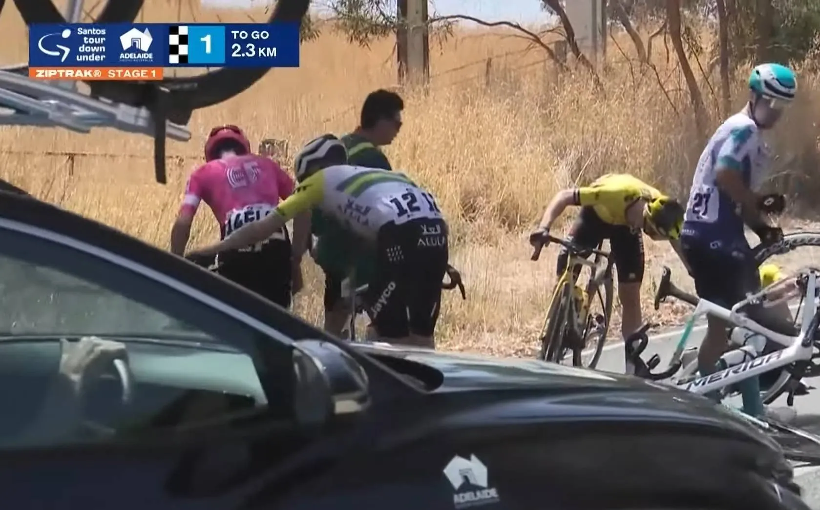 Medical Report and withdrawals Tour Down Under 2025 - Update stage 1: Dylan van Baarle injured after mass crash near the final sprint