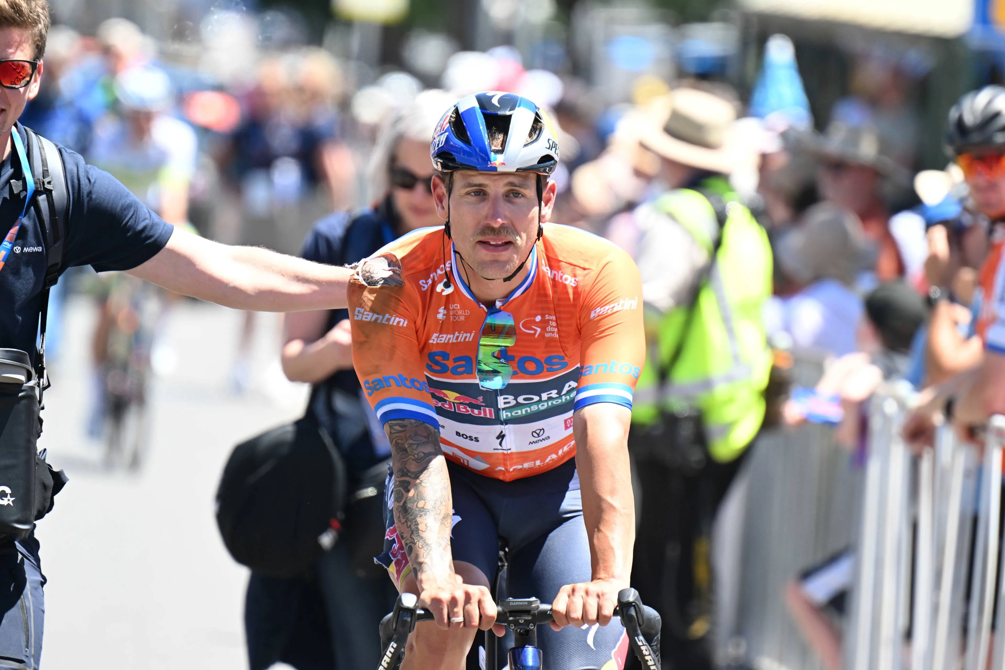 "I was really at my limit" - Sam Welsford overcomes hard day and crash to win back-to-back sprints at Tour Down Under