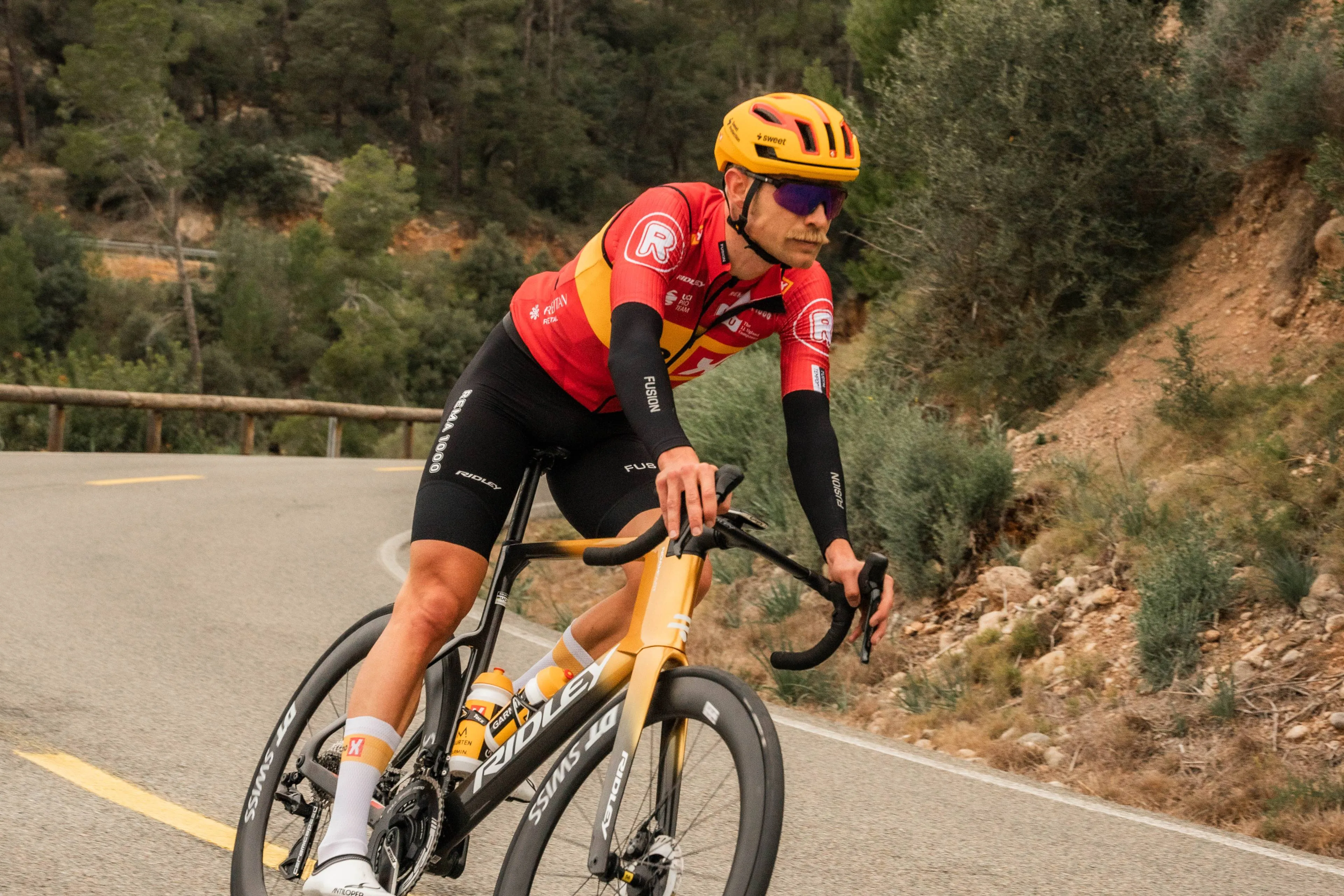 Magnus Cort Nielsen powers to long-range sprint win on stage 1 of O Gran Camiño 2025