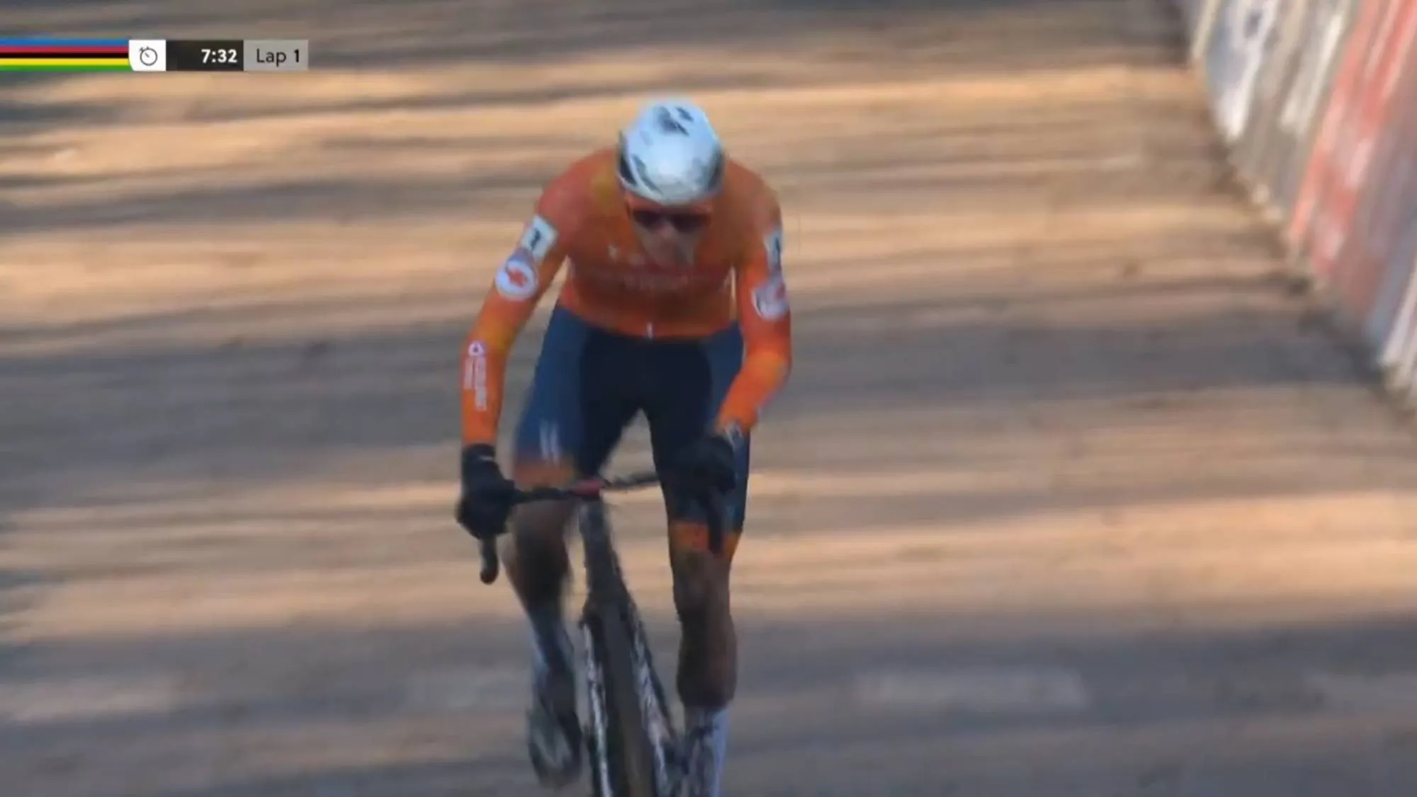 History in Lievin! Mathieu van der Poel obliterates the field to take record-equalling 7th CX World Championship title - Wout van Aert a distant 2nd