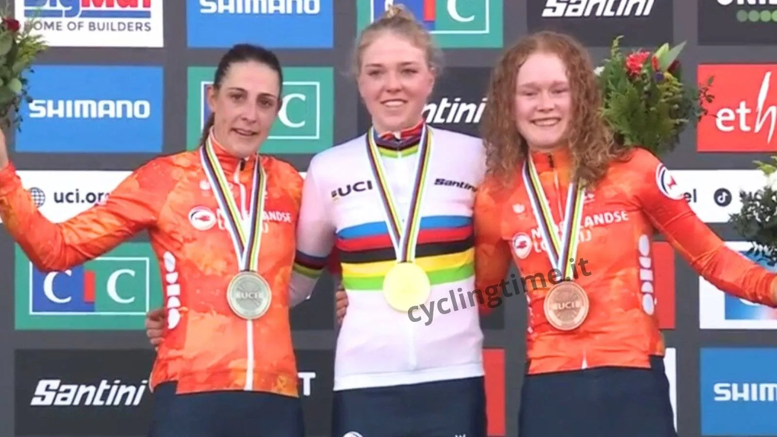 "Honestly: I didn't think this was acceptable" - Lucinda Brand hits out at Fem van Empel after losing dramatic battle for CX World Championship title