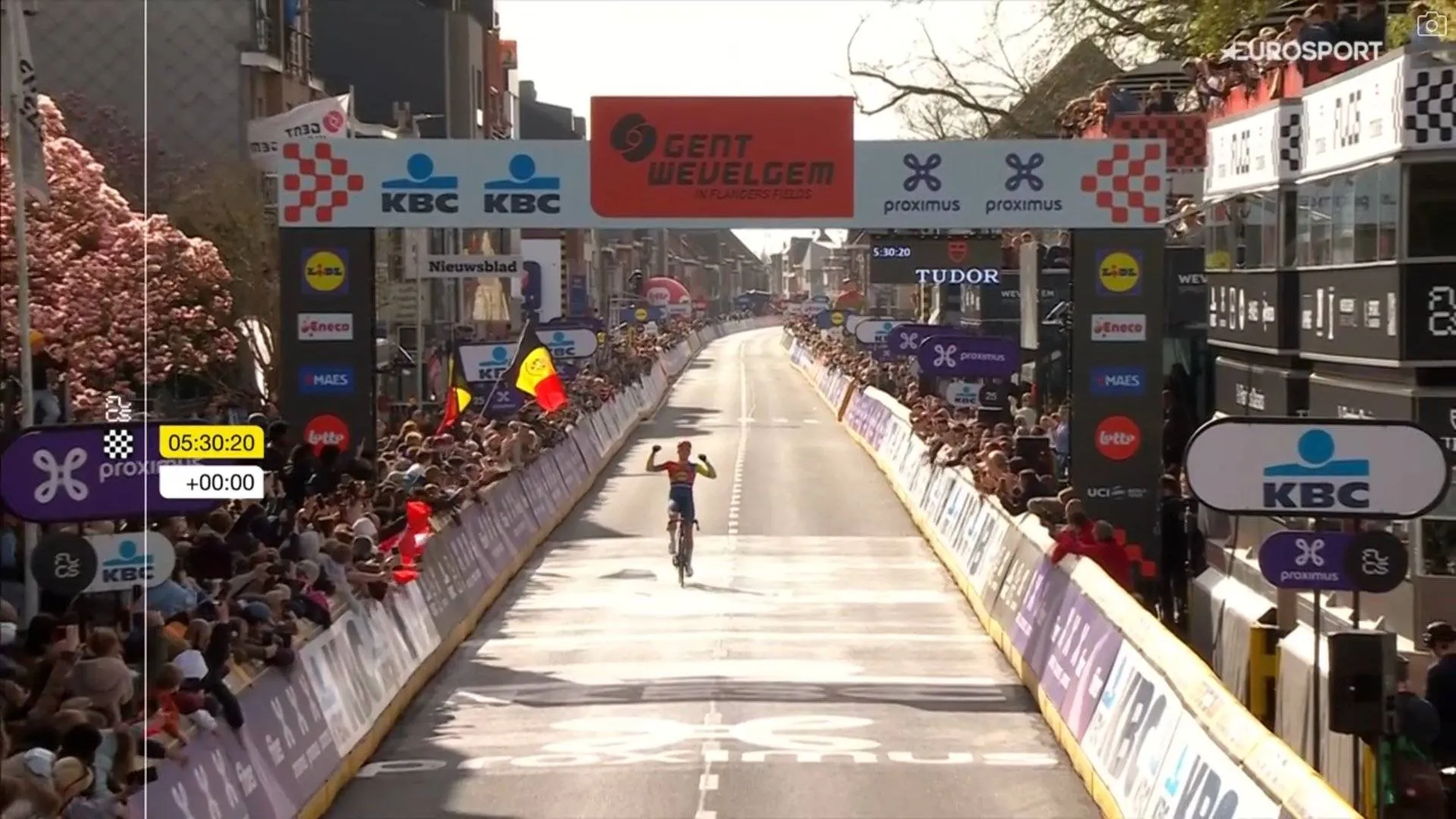 Monstrous Mads Pedersen takes 3rd career Gent Wevelgem win with incredible 55km+ solo!