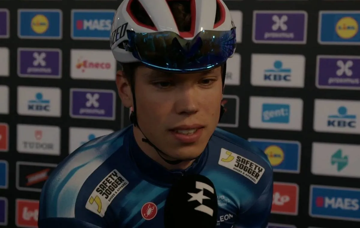 "It's a dream, because I'm one of Mathieu van der Poel's biggest fans" - Paul Magnier mixes it up with his hero in finale of Le Samyn 2025