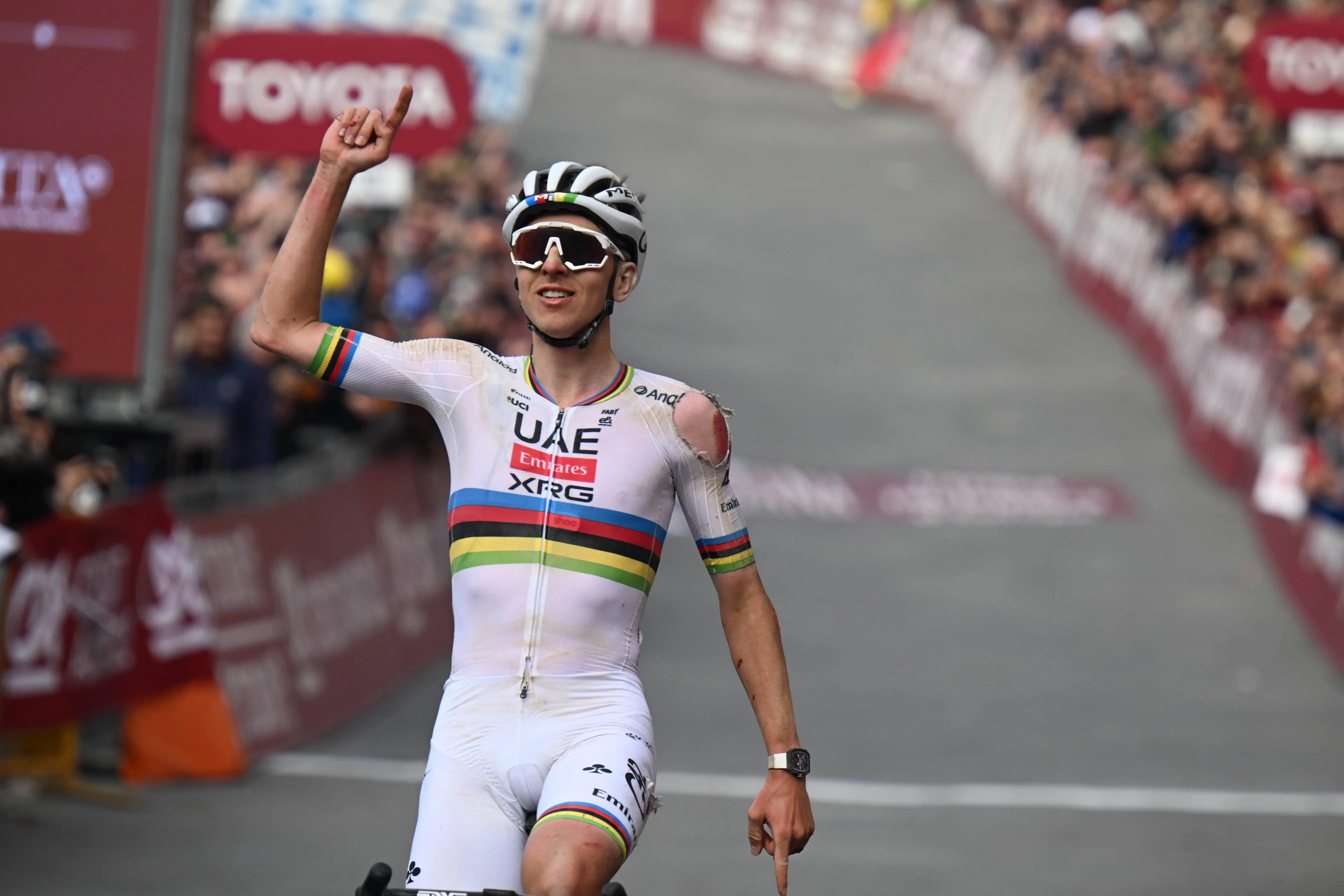 Lance Armstrong: "Tadej Pogacar again proved that it's not that he's the best cyclist of this generation, but that he's probably one of the best in history"