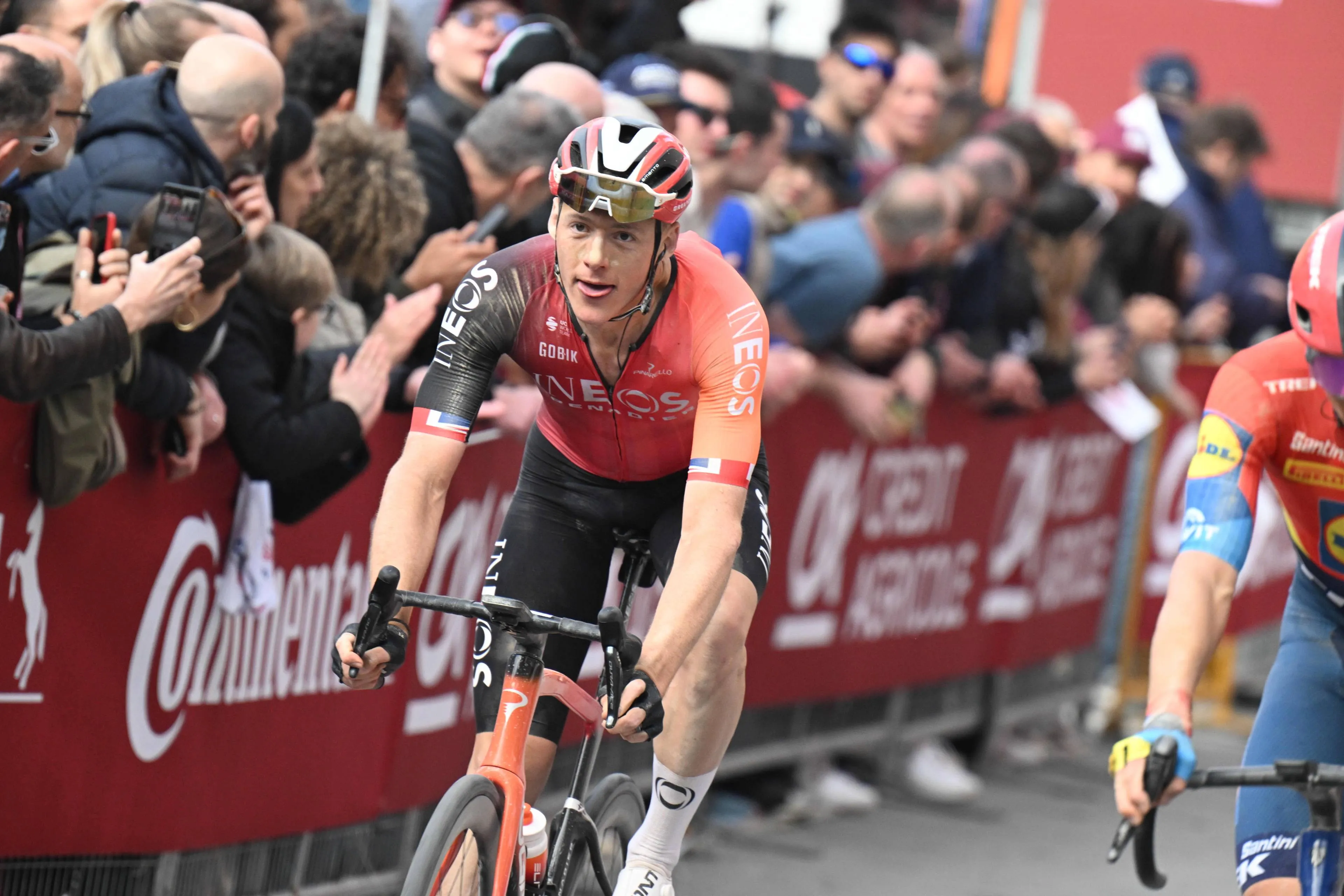 "I don't know why I'm a bit emotional" - Connor Swift stars for INEOS in 'crazy' situation with Tadej Pogacar & Tom Pidcock at Strade Bianche 2025