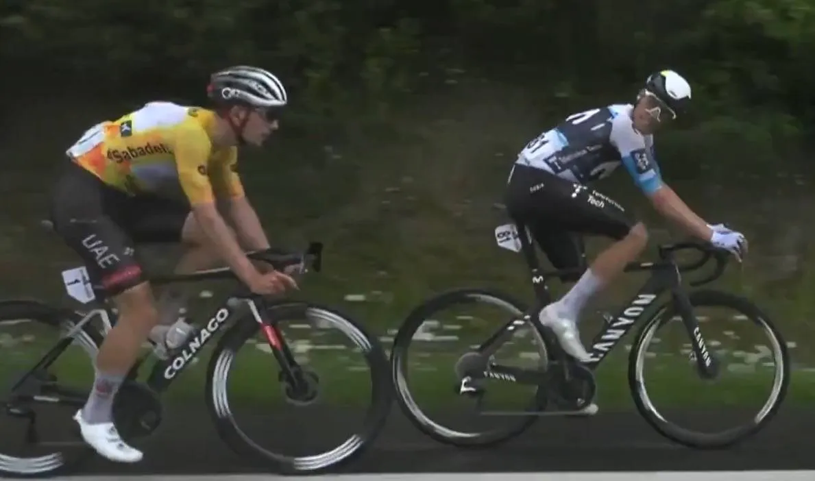 VIDEO: The moment in which Enric Mas asked João Almeida to gift him victory at final Itzulia stage