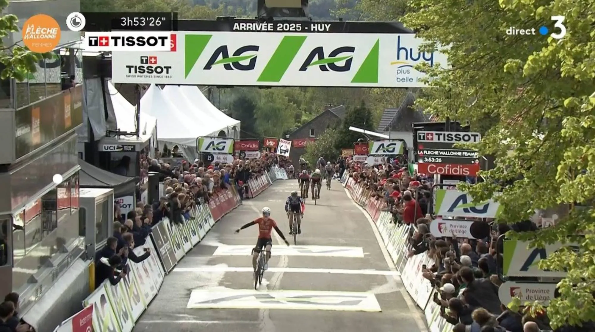 Puck Pieterse bate Demi Vollering no final emocionante da La Fleche Wallonne Feminina