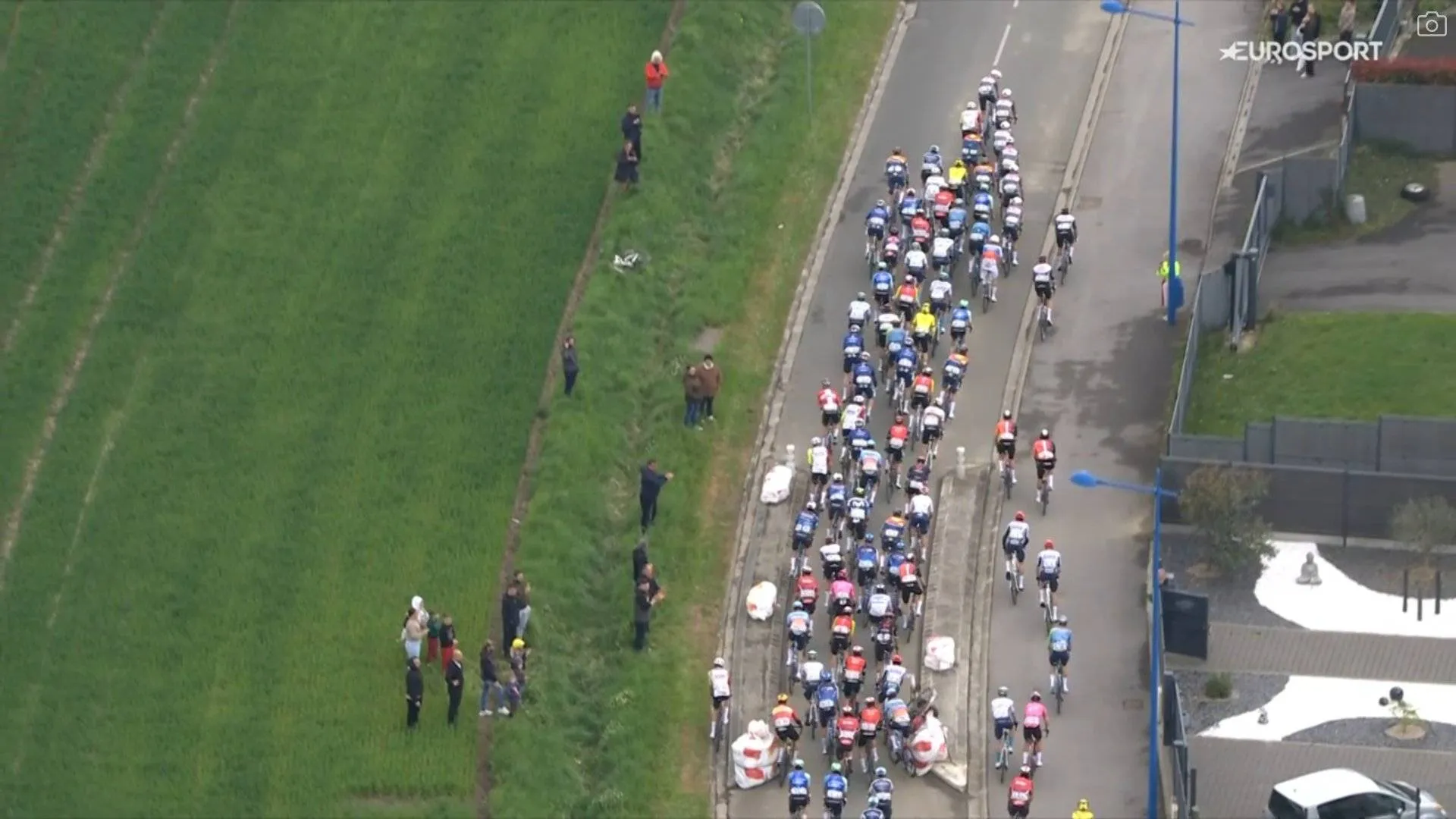 “I had to finish”: Joe Pidcock shows grit as last man home at brutal Paris-Roubaix