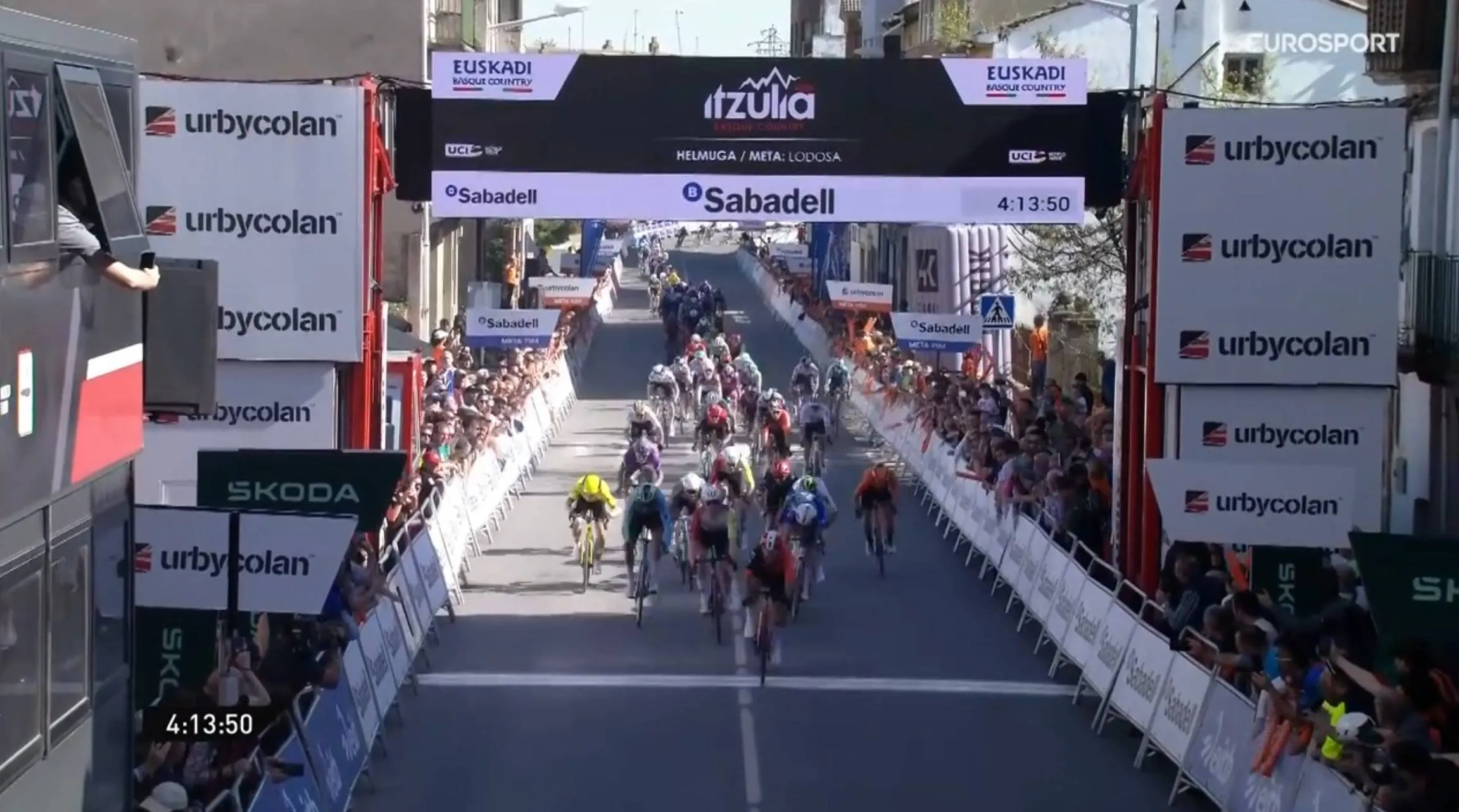 “There was a lot of pressure to deliver” – Caleb Ewan destroys opposition at Itzulia Basque Country