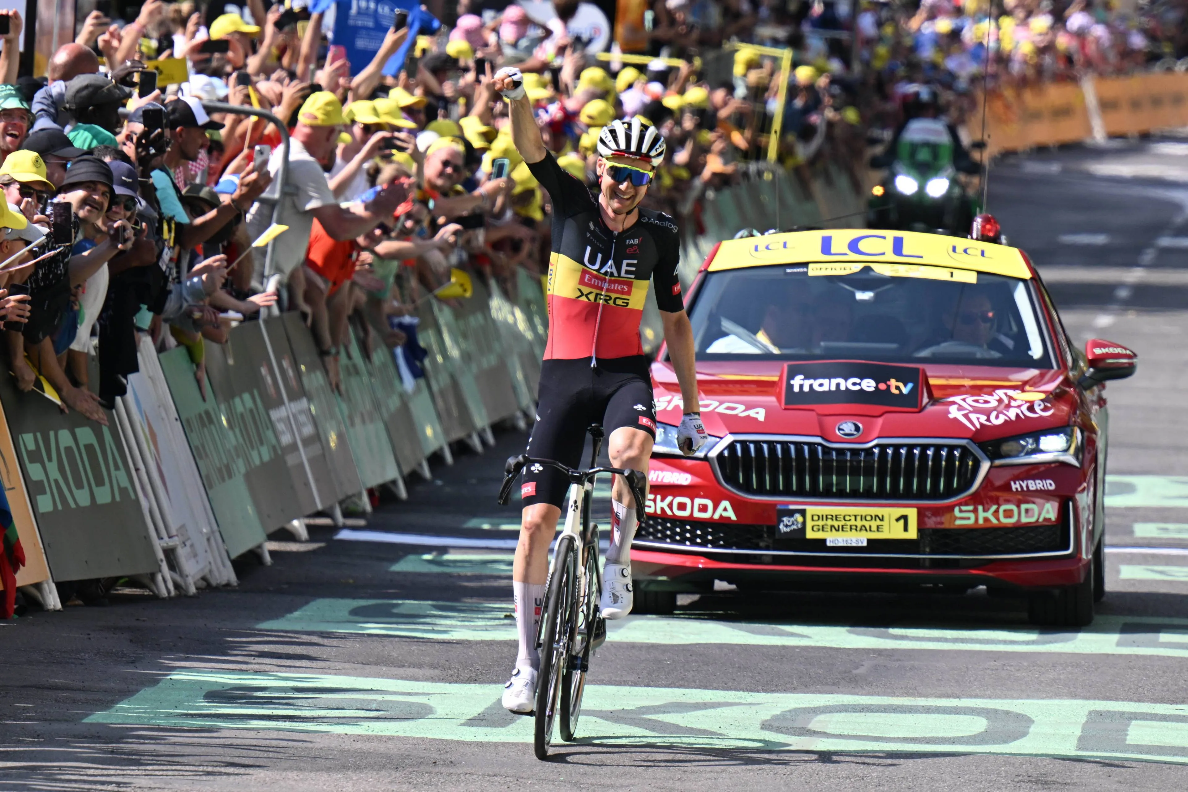 UAE keeps Tour de France success on a roll - Tim Wellens takes glorious breakaway in Carcassonne