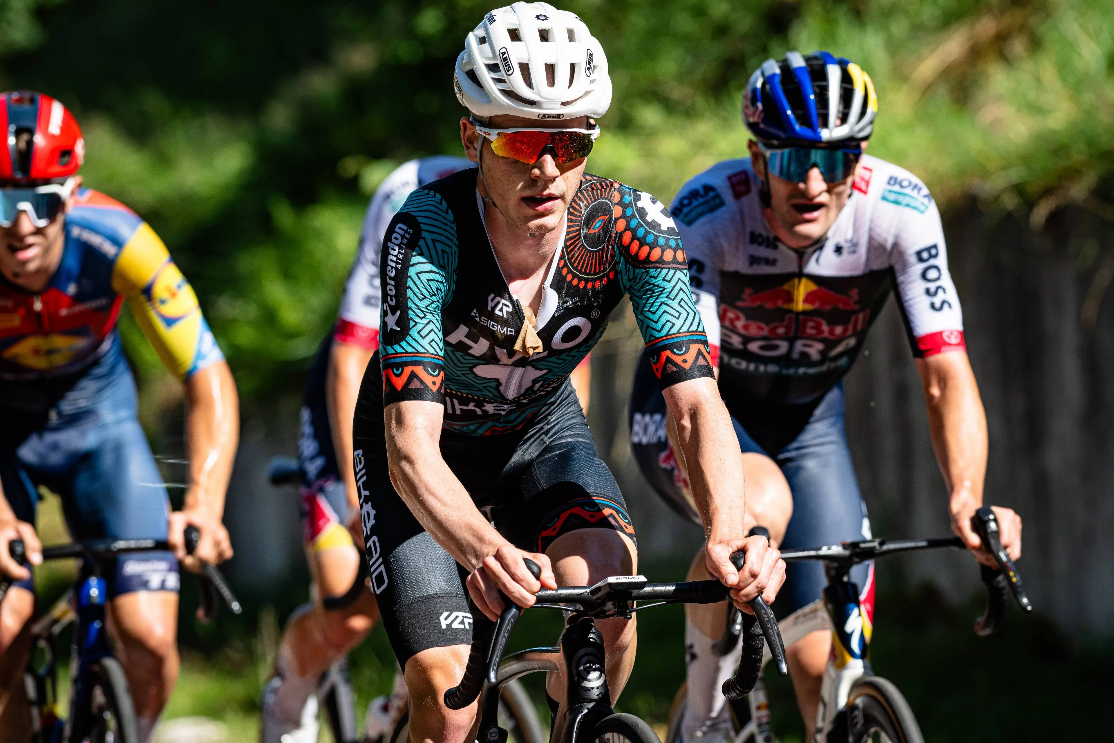 “Dream to make the leap to the WorldTour” – Visma take a gamble and sign triathlete and master’s student