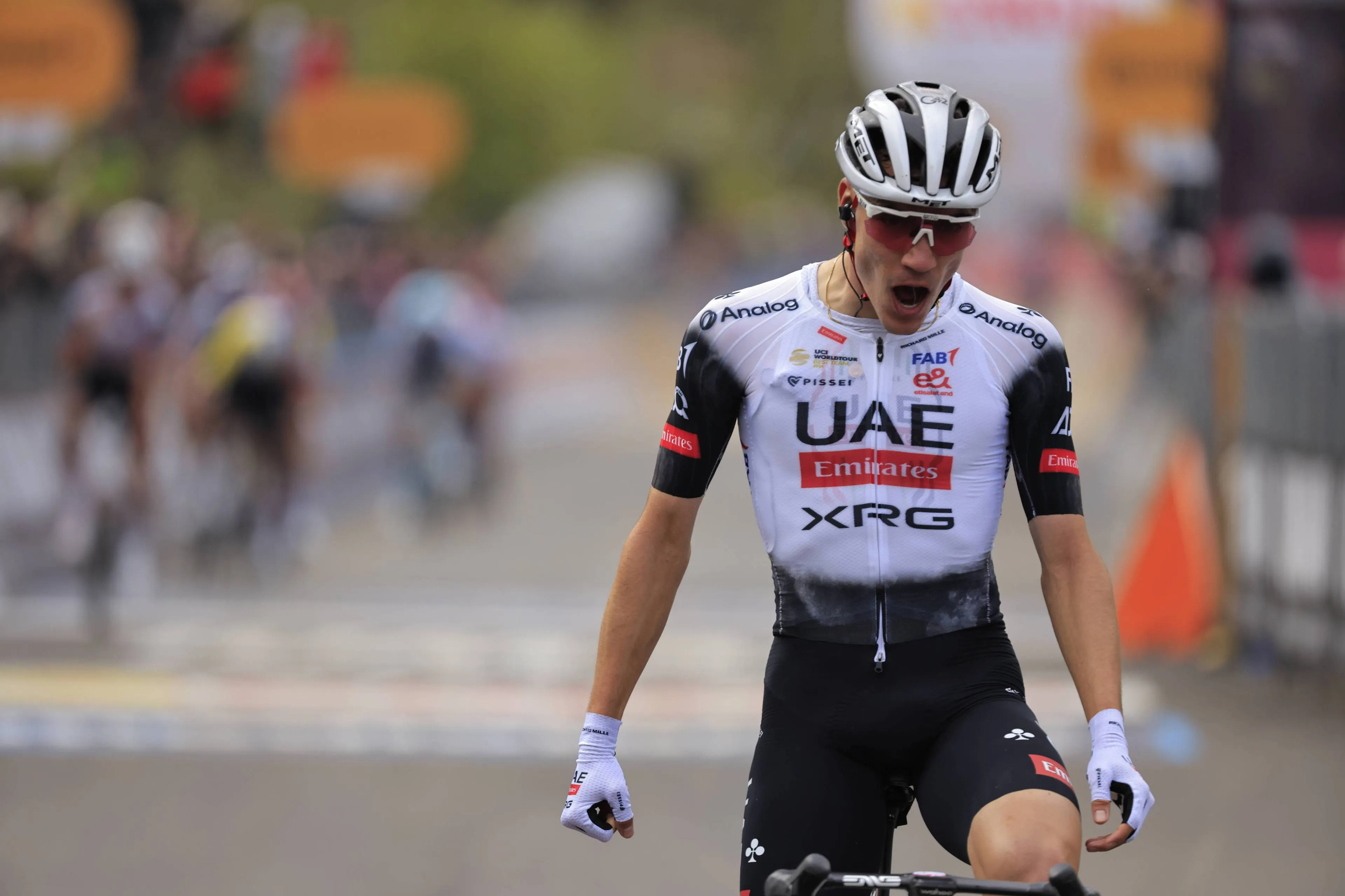 "O João precisa de gente à sua volta" Johan Bruyneel sobre o papel de Ayuso na Emirates