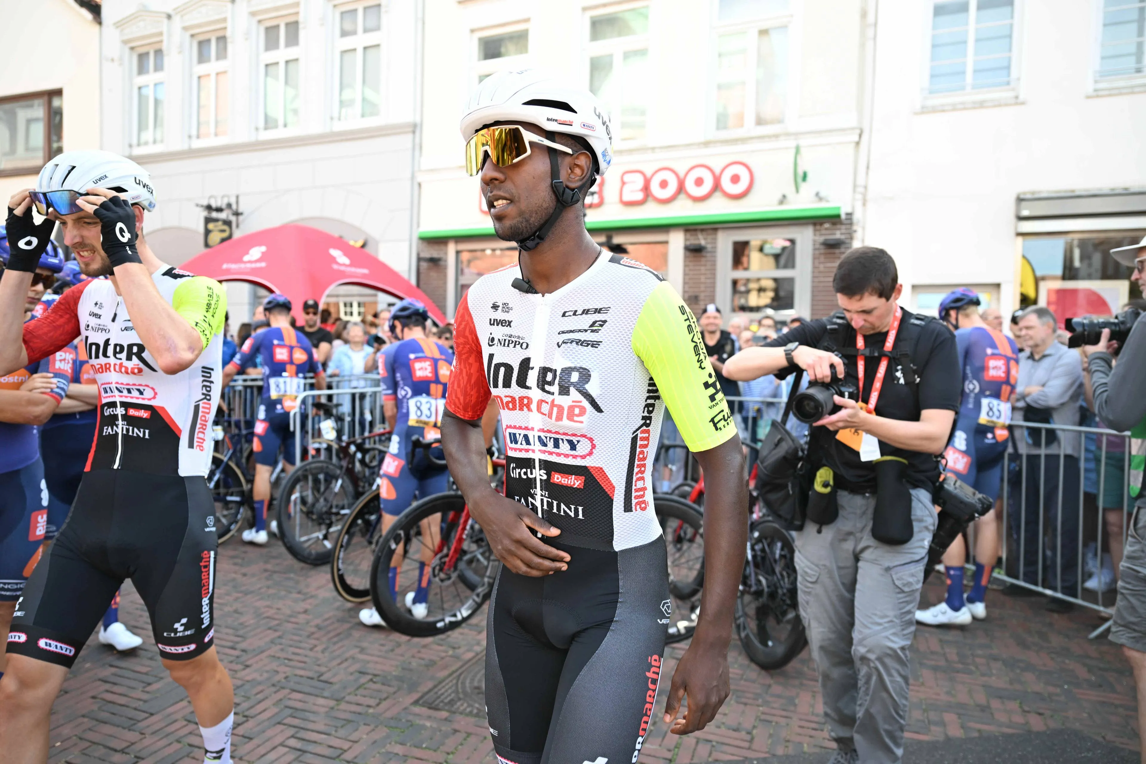 Rumor de mercado: Biniam Girmay poderá estar a caminho da UAE Team Emirates - XRG em 2026!