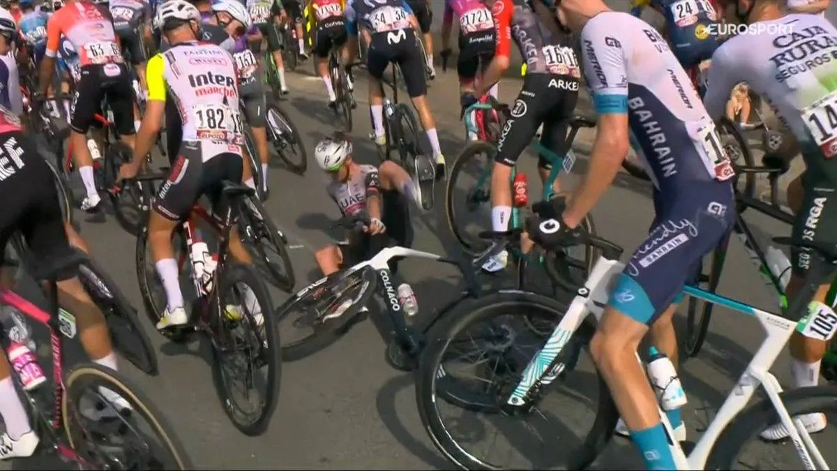 Relatório médico e abandonos da Volta a Espanha 2025 4ª etapa: Valentin Paret-Peintre abandona, Jay Vine foi ao chão