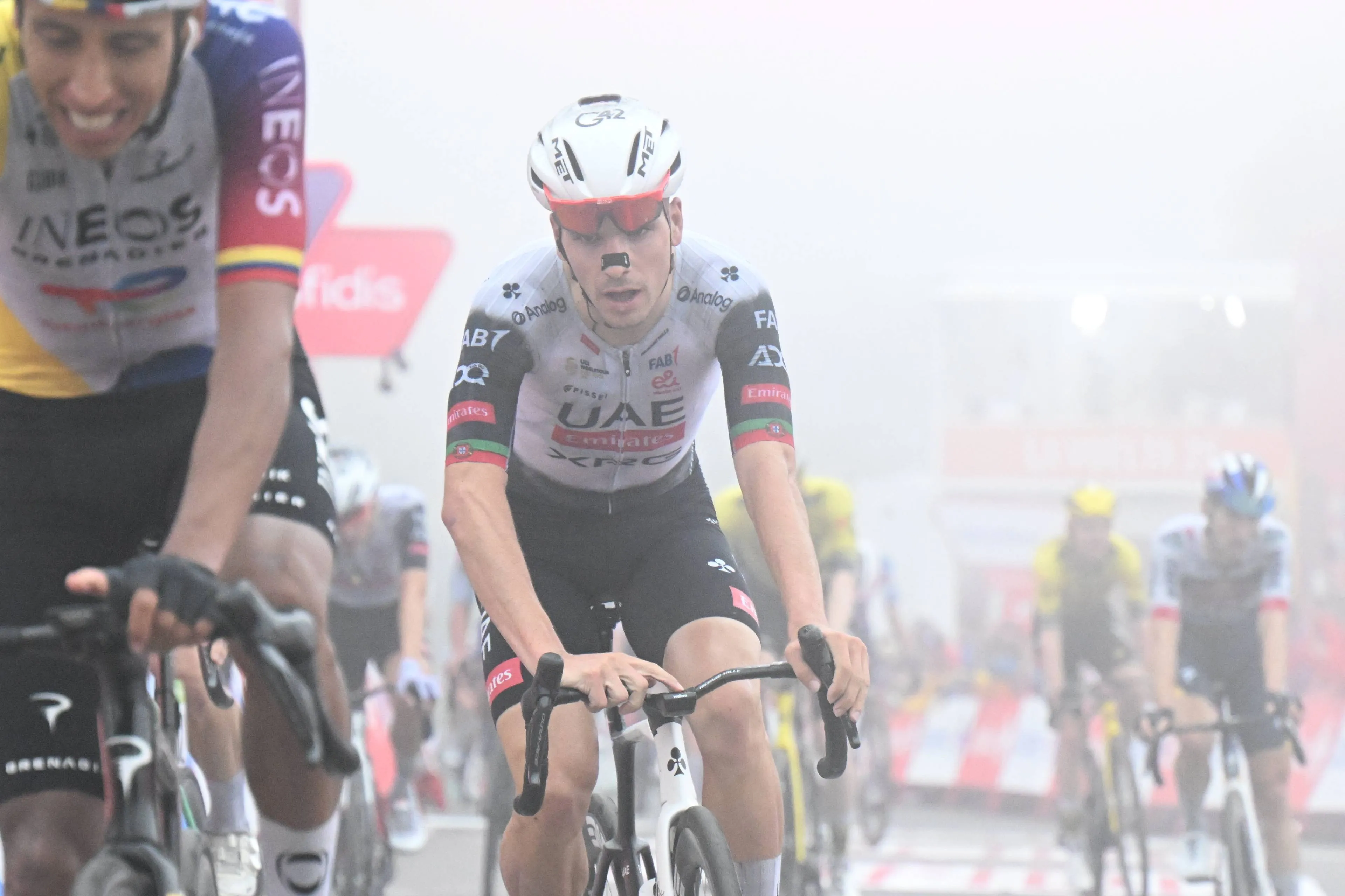 “I guess he just doesn’t like to pull” — João Almeida indirectly calls out Jonas Vingegaard after GC cease fire on stage 7 summit finish