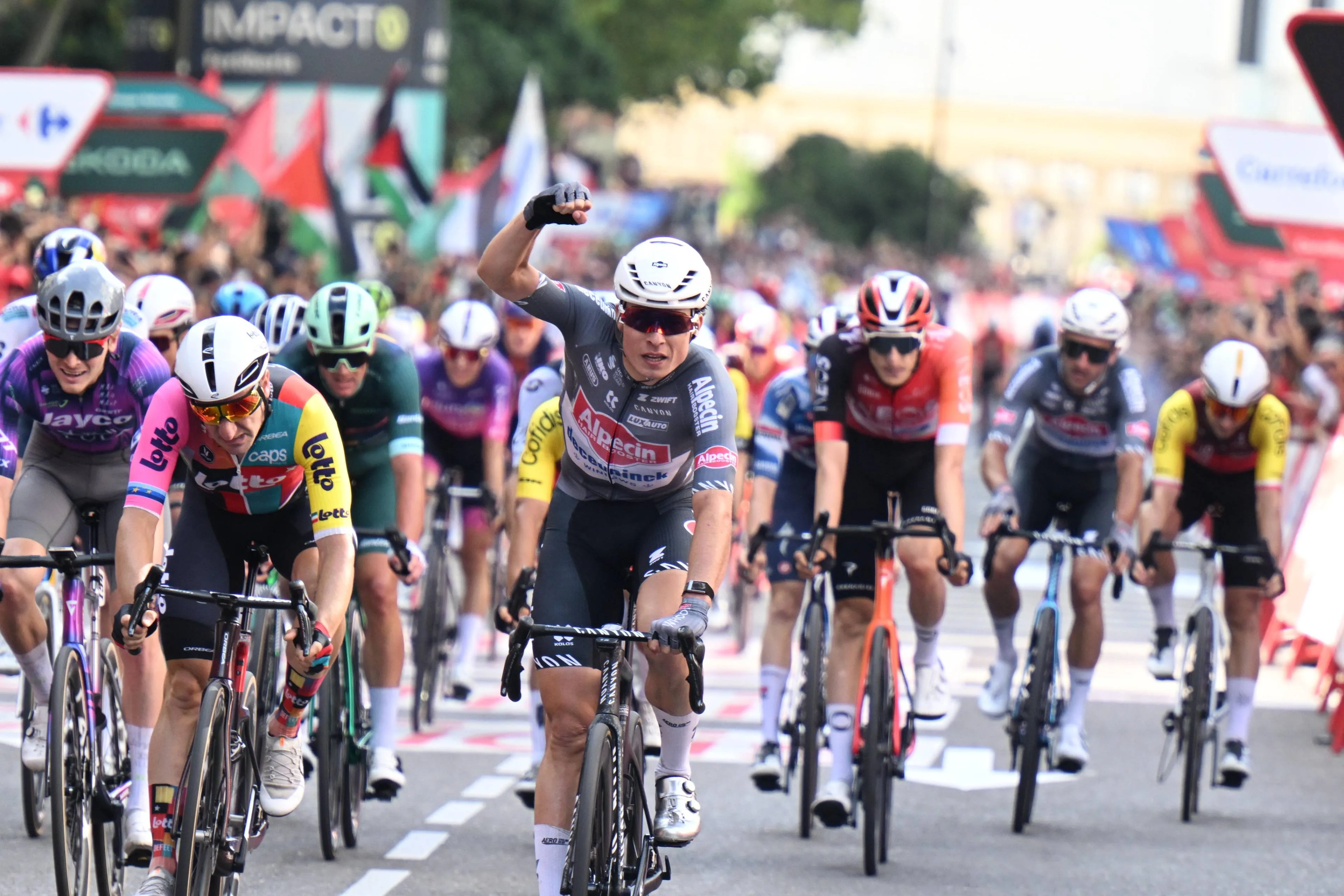 DISCUSSION Vuelta a Espana 2025 Stage 8 | Was Viviani & Coquard's relegation fair? Can anyone outsprint Philipsen this race?