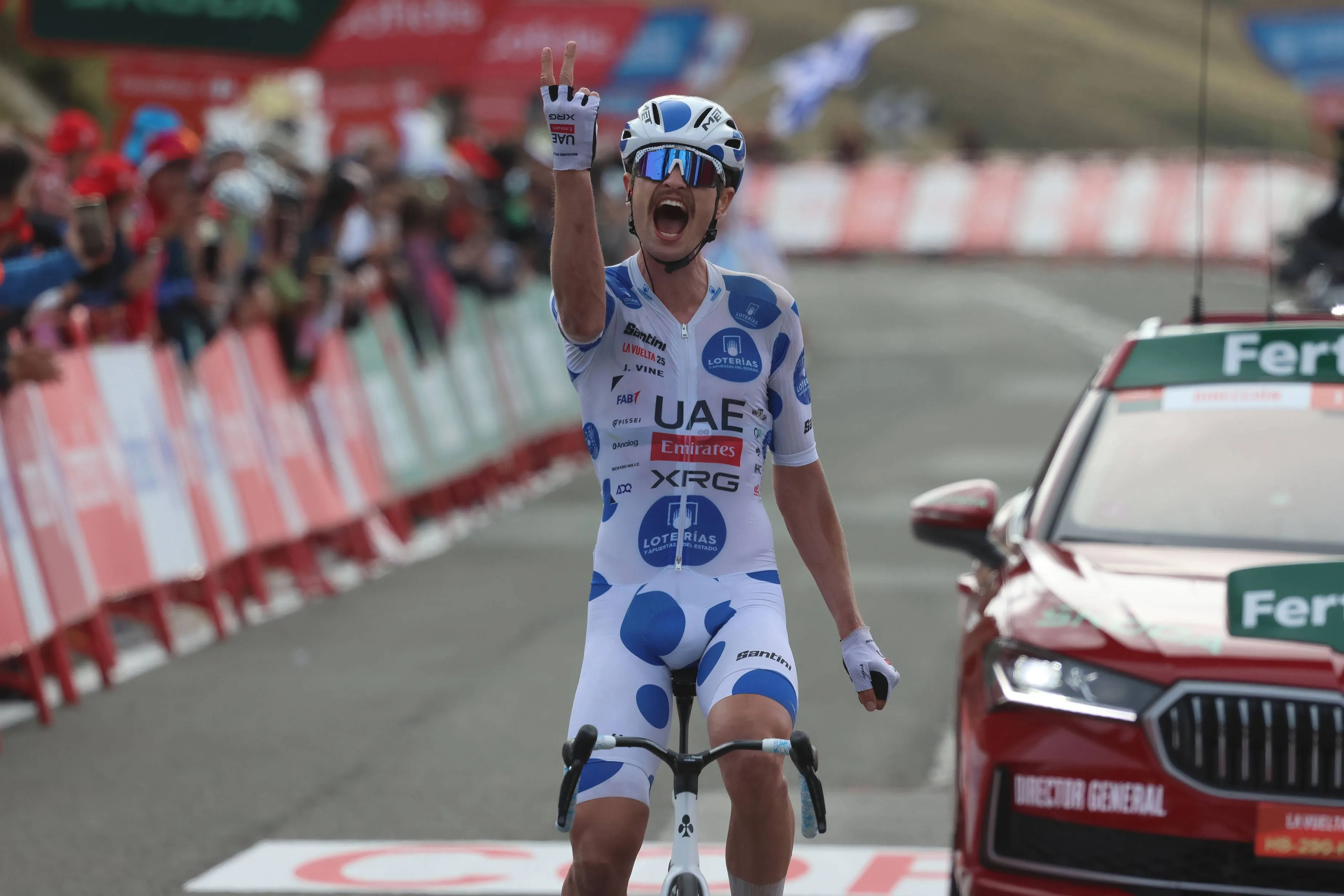 Another victory for UAE - Jay Vine takes win in Belagua as Jonas Vingegaard takes over red jersey