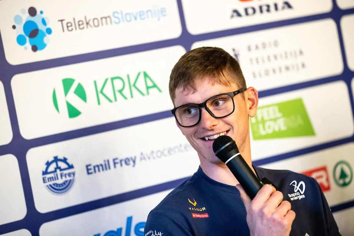 "Estou irritado comigo mesmo, mas tenho um amigo que deseja muito aquela camisola arco-íris..." Matej Mohoric dividido sobre a participação no Campeonato do Mundo no Ruanda